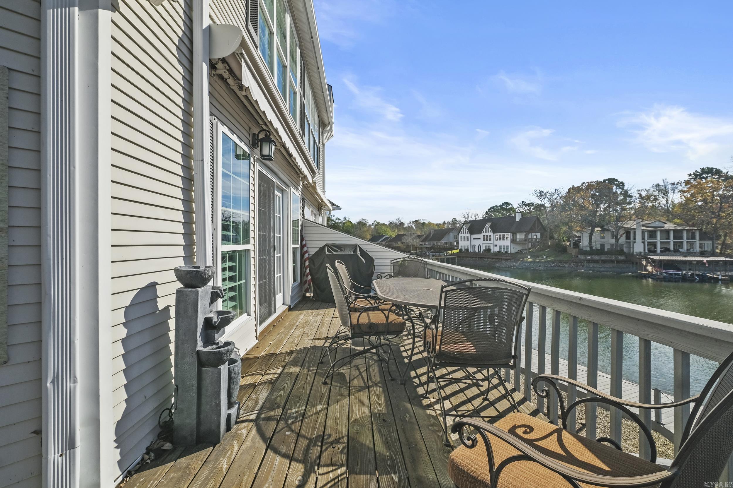 BAYSHORE TOWNHOMES - Residential