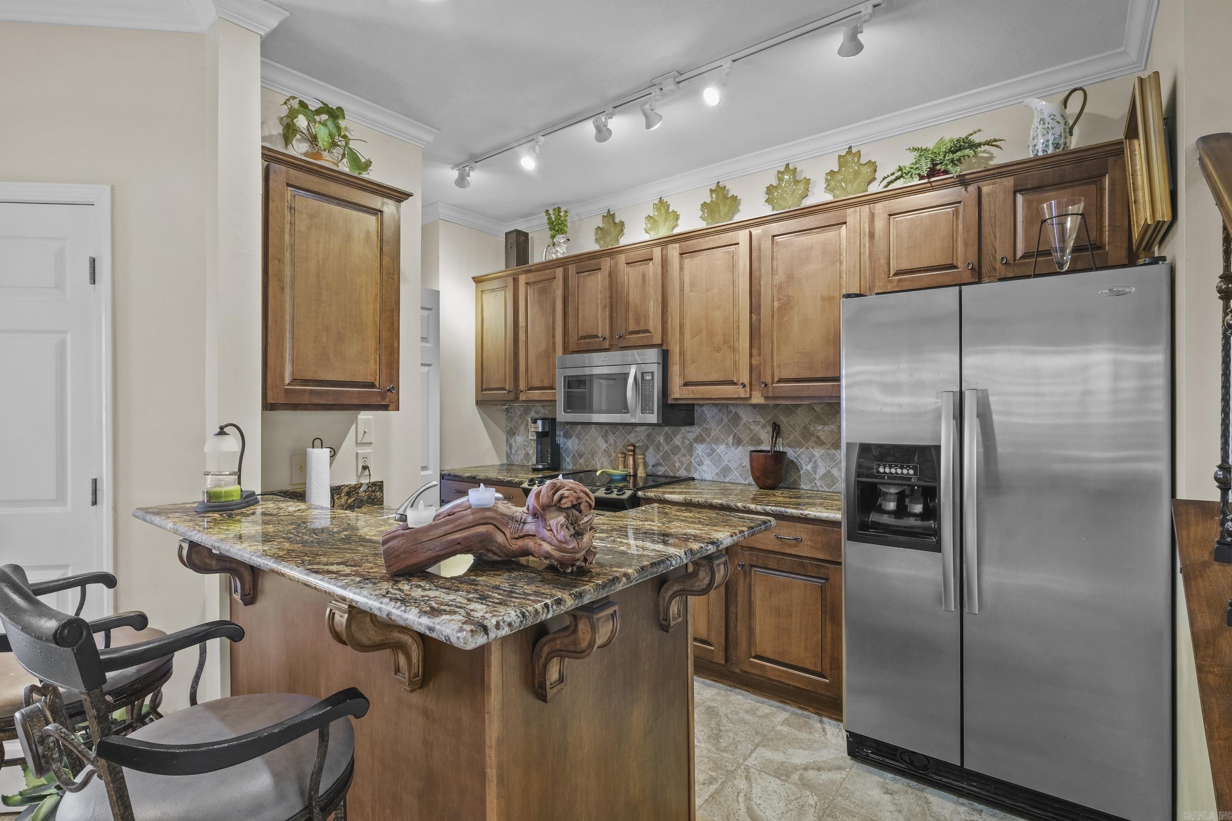 BAYSHORE TOWNHOMES - Residential