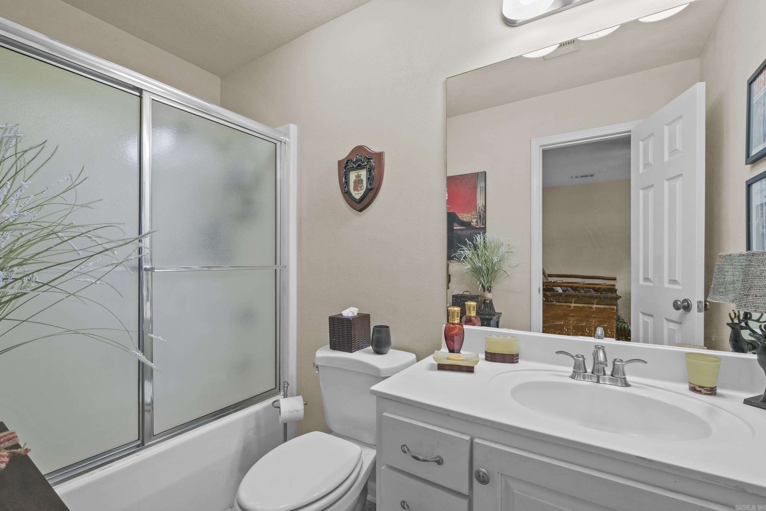 BAYSHORE TOWNHOMES - Residential