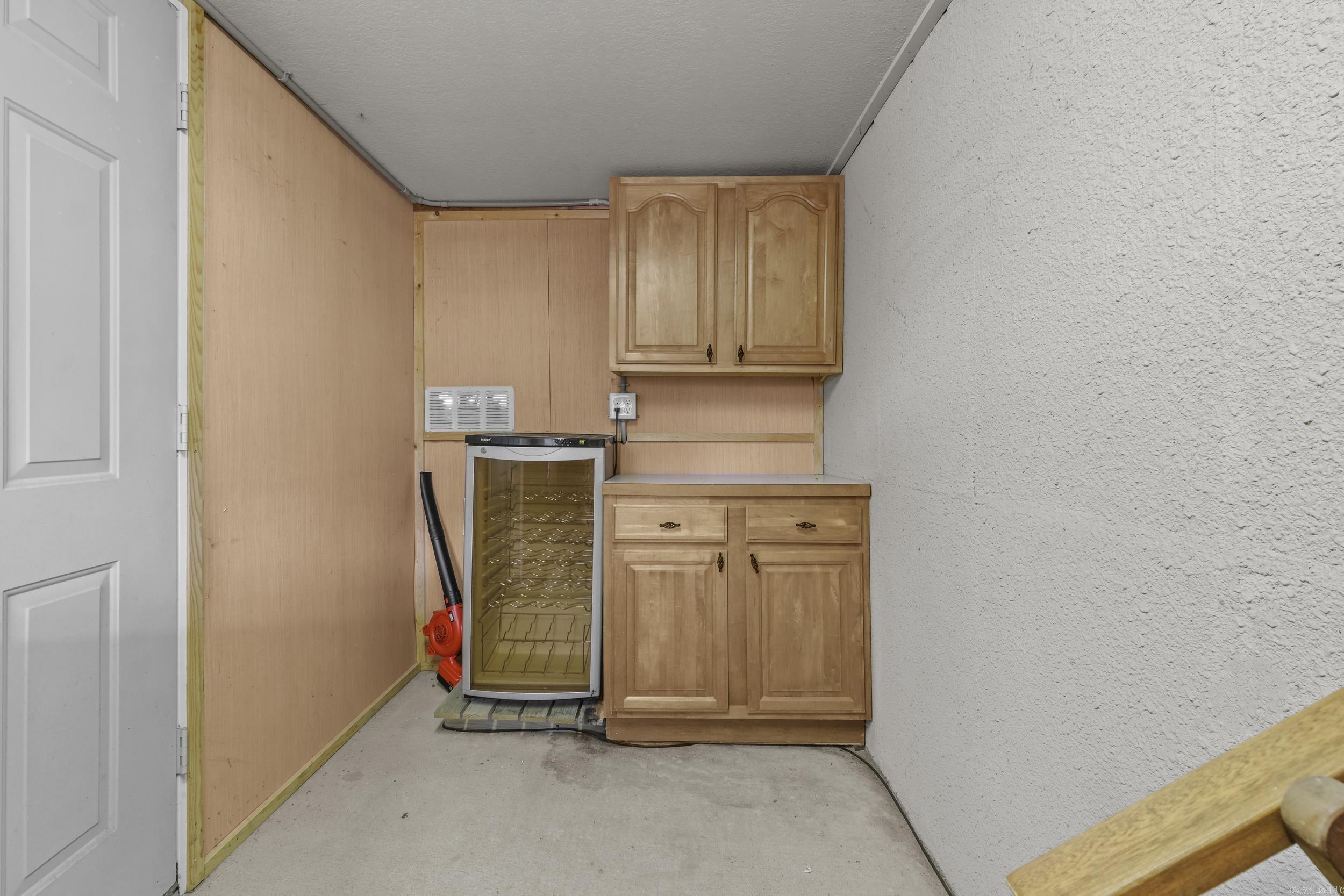 BAYSHORE TOWNHOMES - Residential