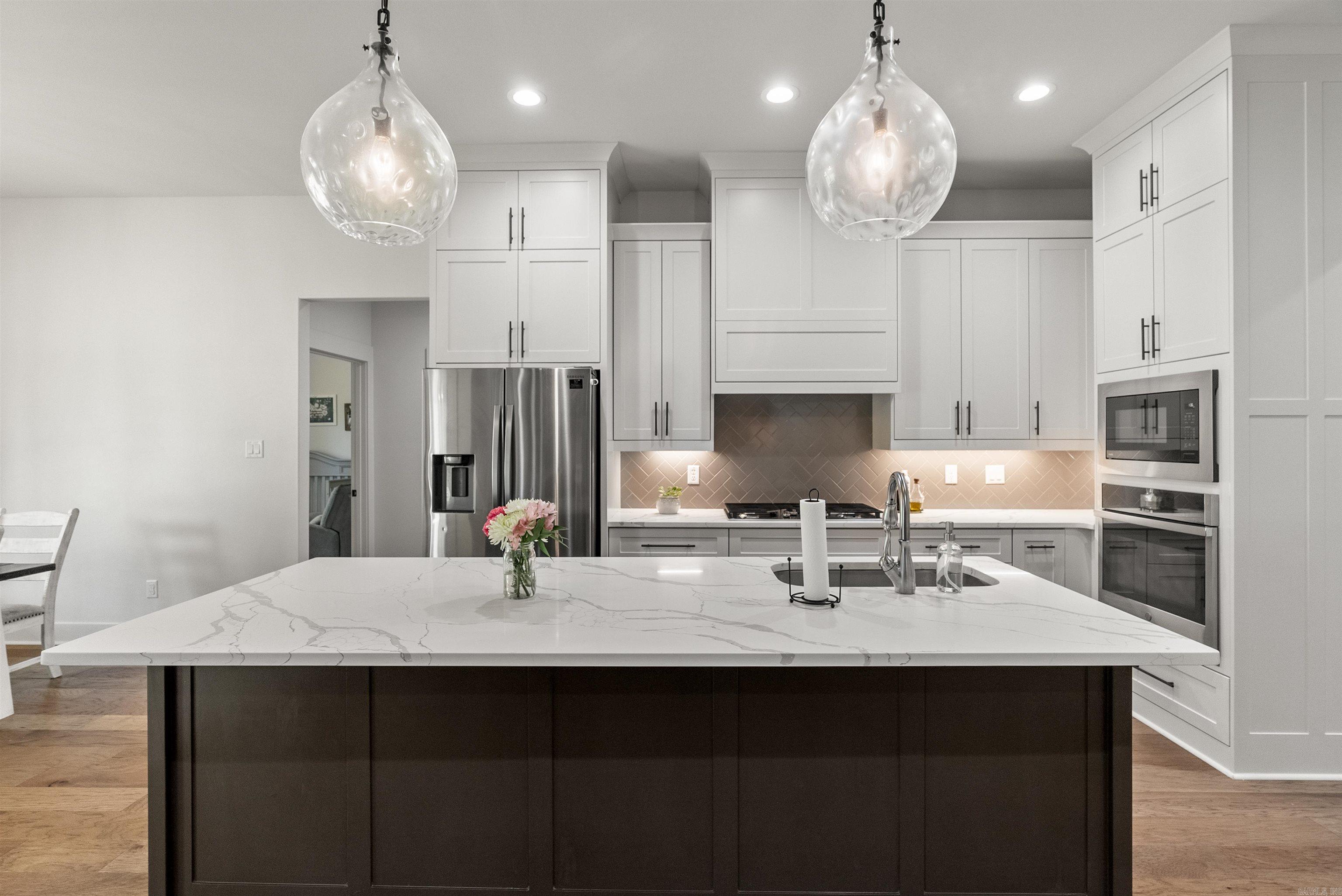 NORTH SHORE @ HURRICANE LAKE EST - Residential