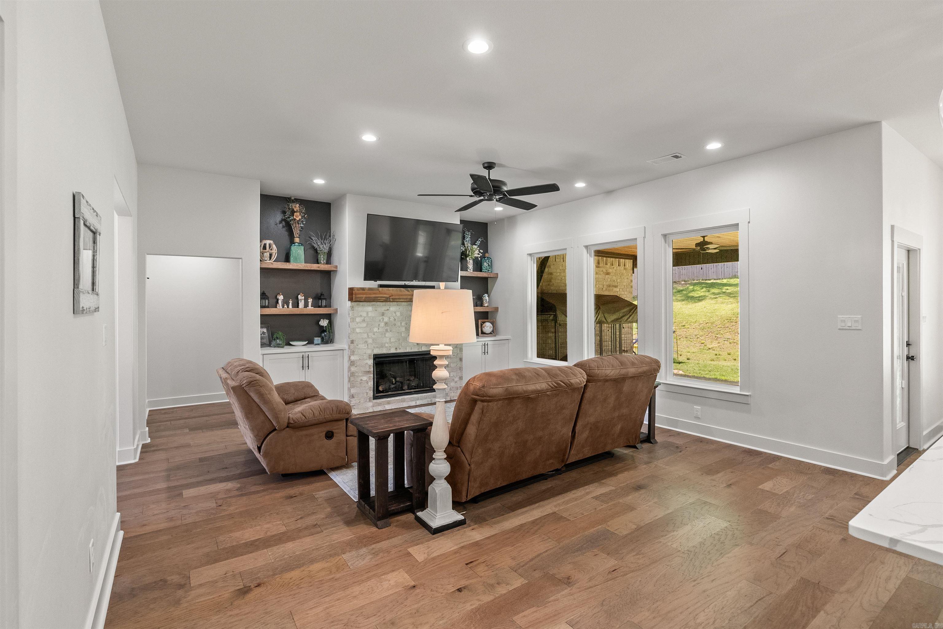 NORTH SHORE @ HURRICANE LAKE EST - Residential