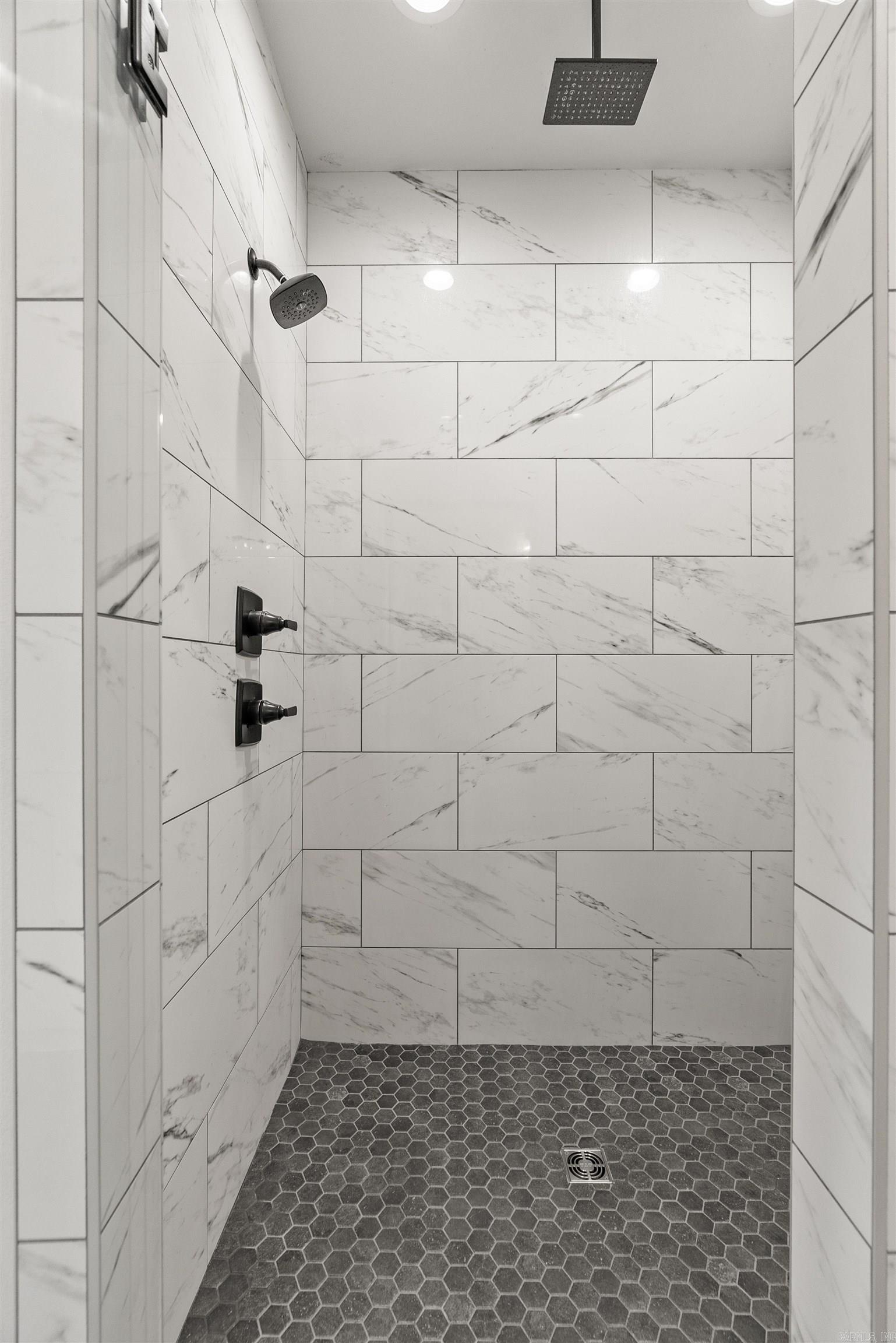 NORTH SHORE @ HURRICANE LAKE EST - Residential