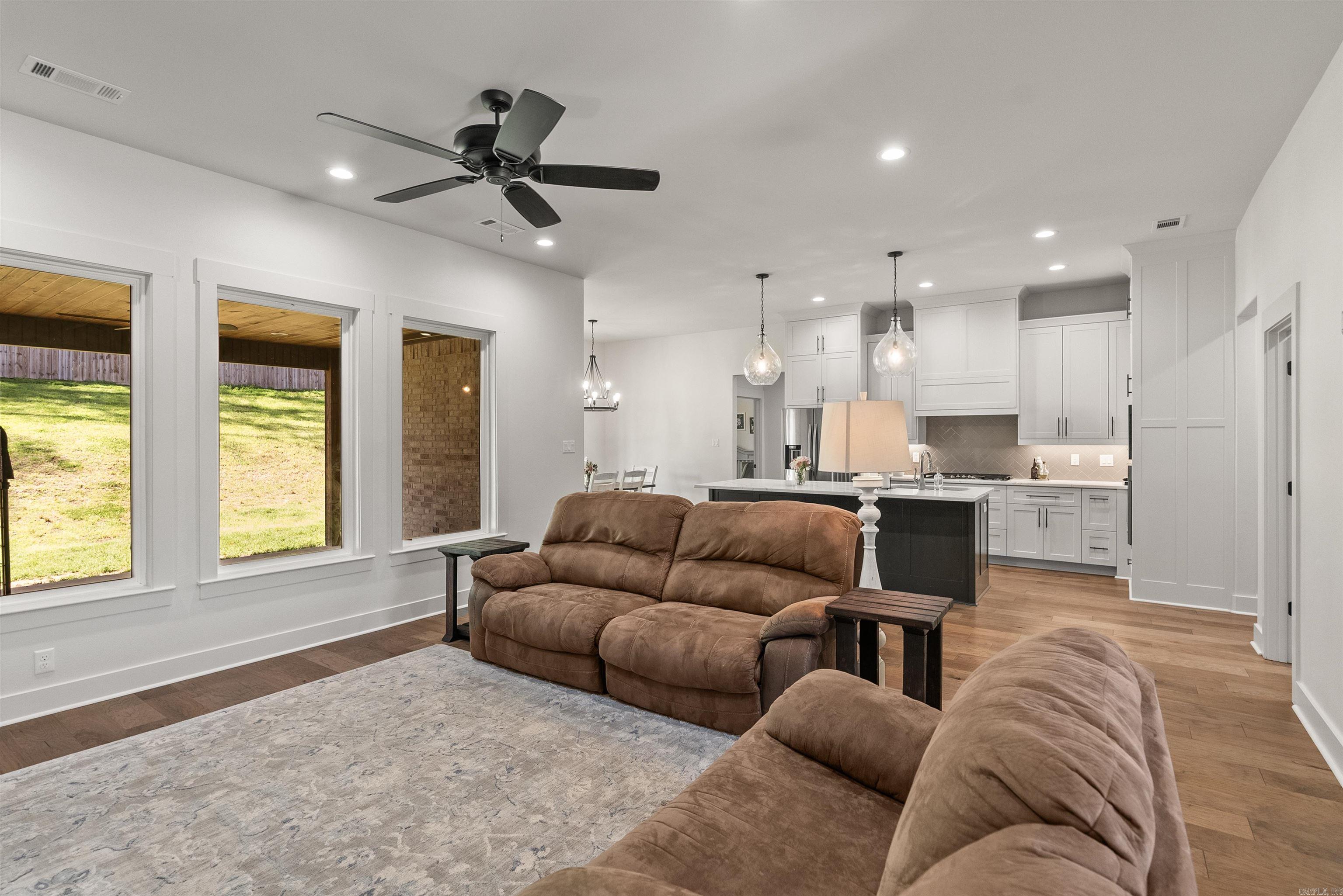 NORTH SHORE @ HURRICANE LAKE EST - Residential