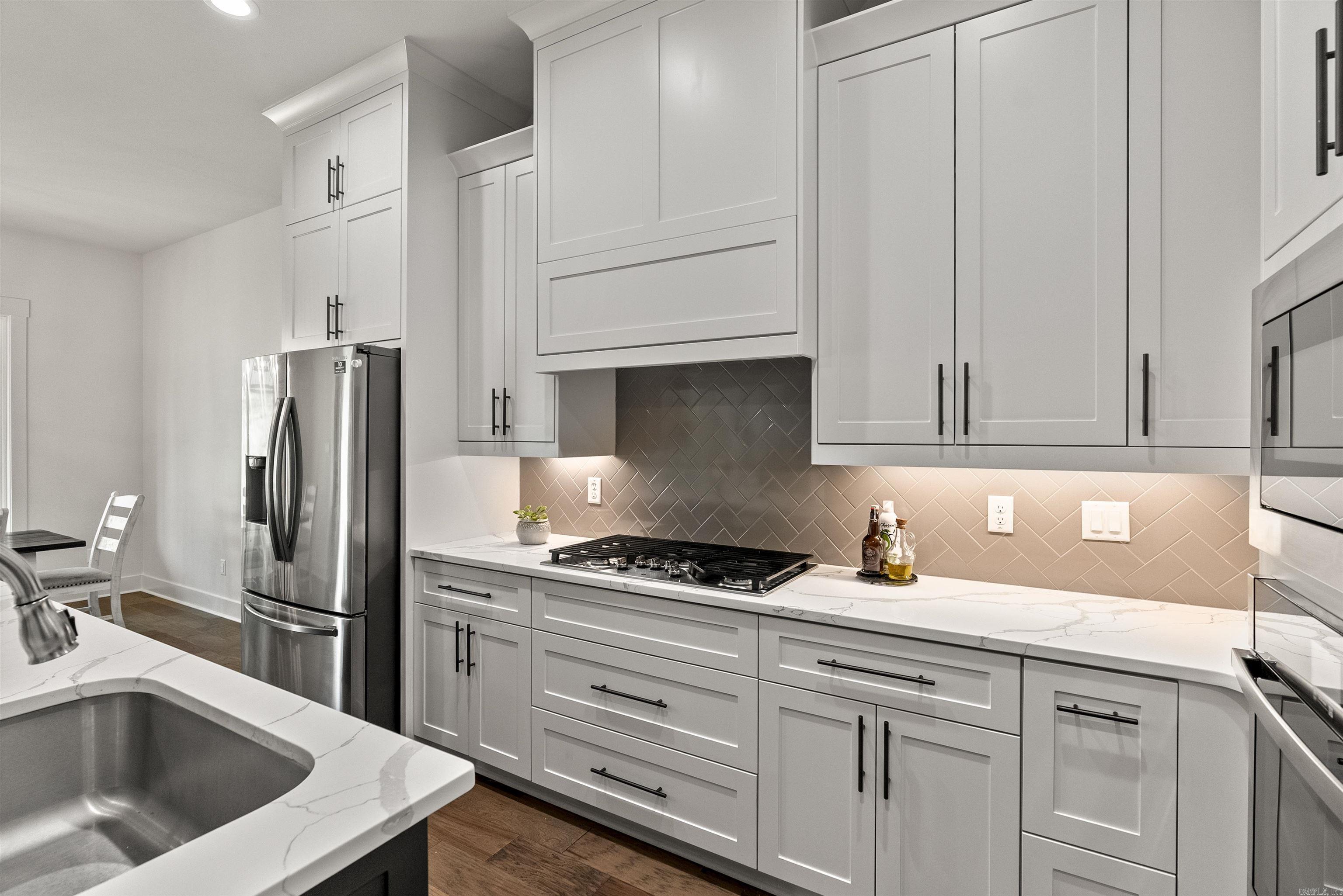 NORTH SHORE @ HURRICANE LAKE EST - Residential