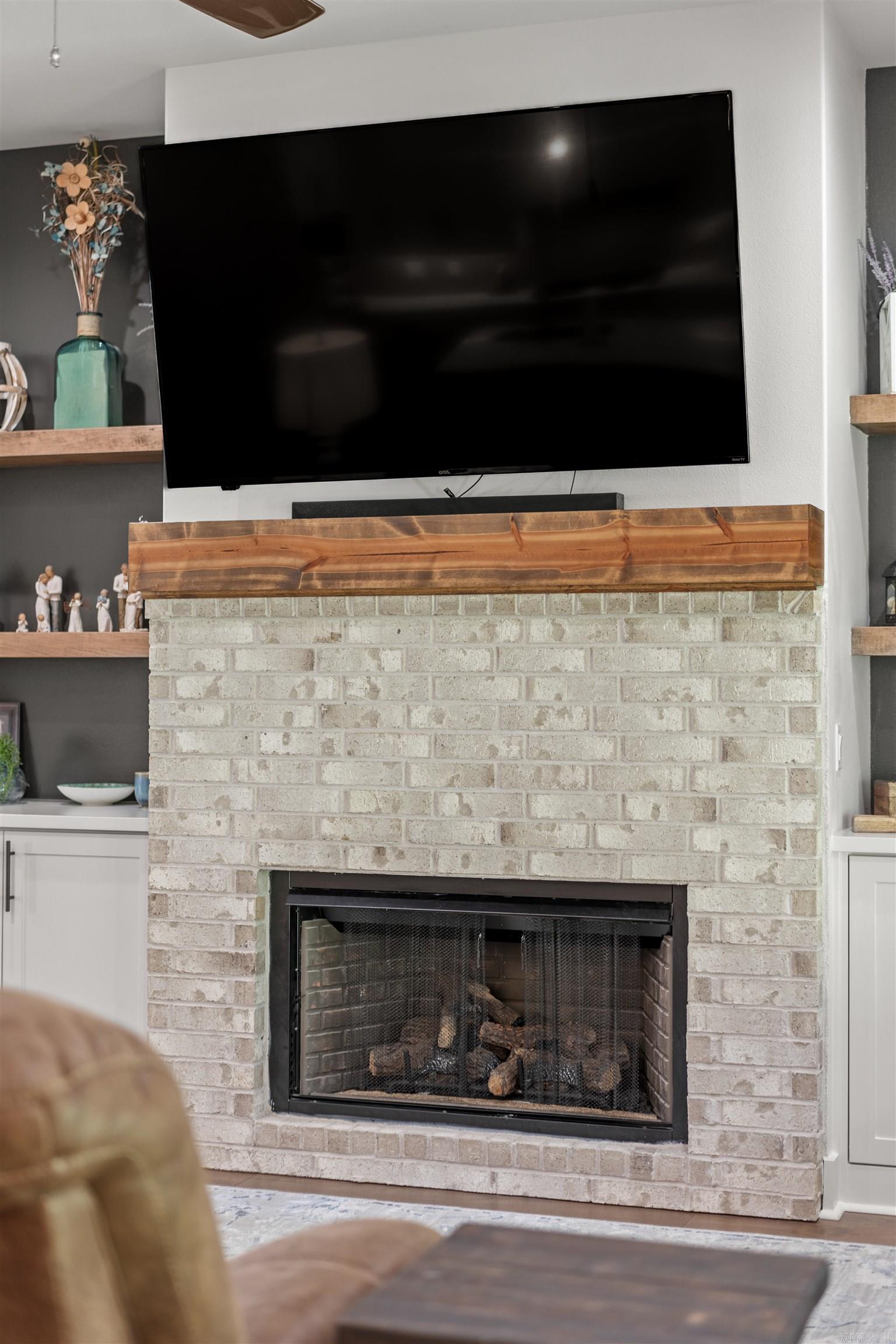 NORTH SHORE @ HURRICANE LAKE EST - Residential