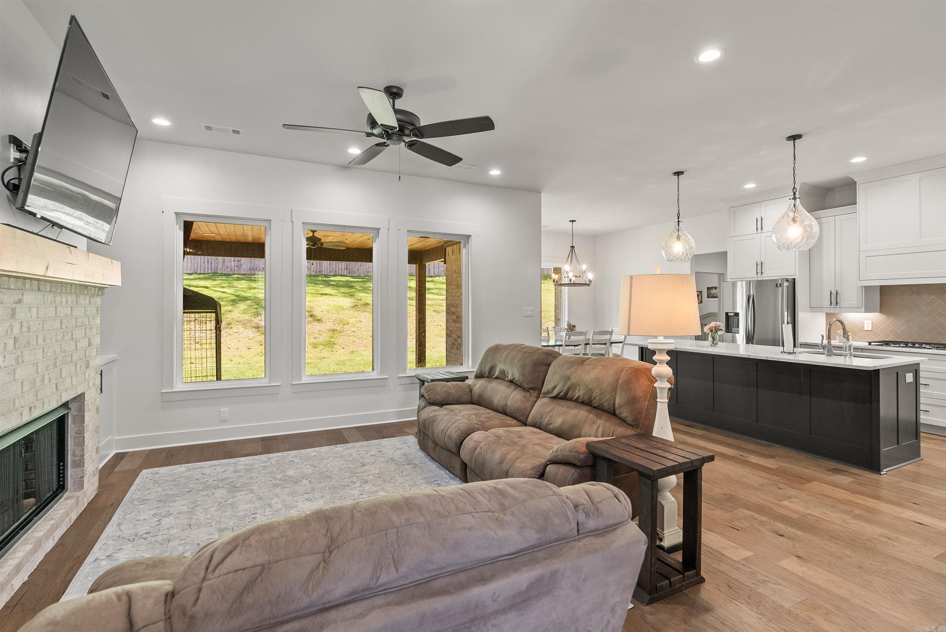 NORTH SHORE @ HURRICANE LAKE EST - Residential