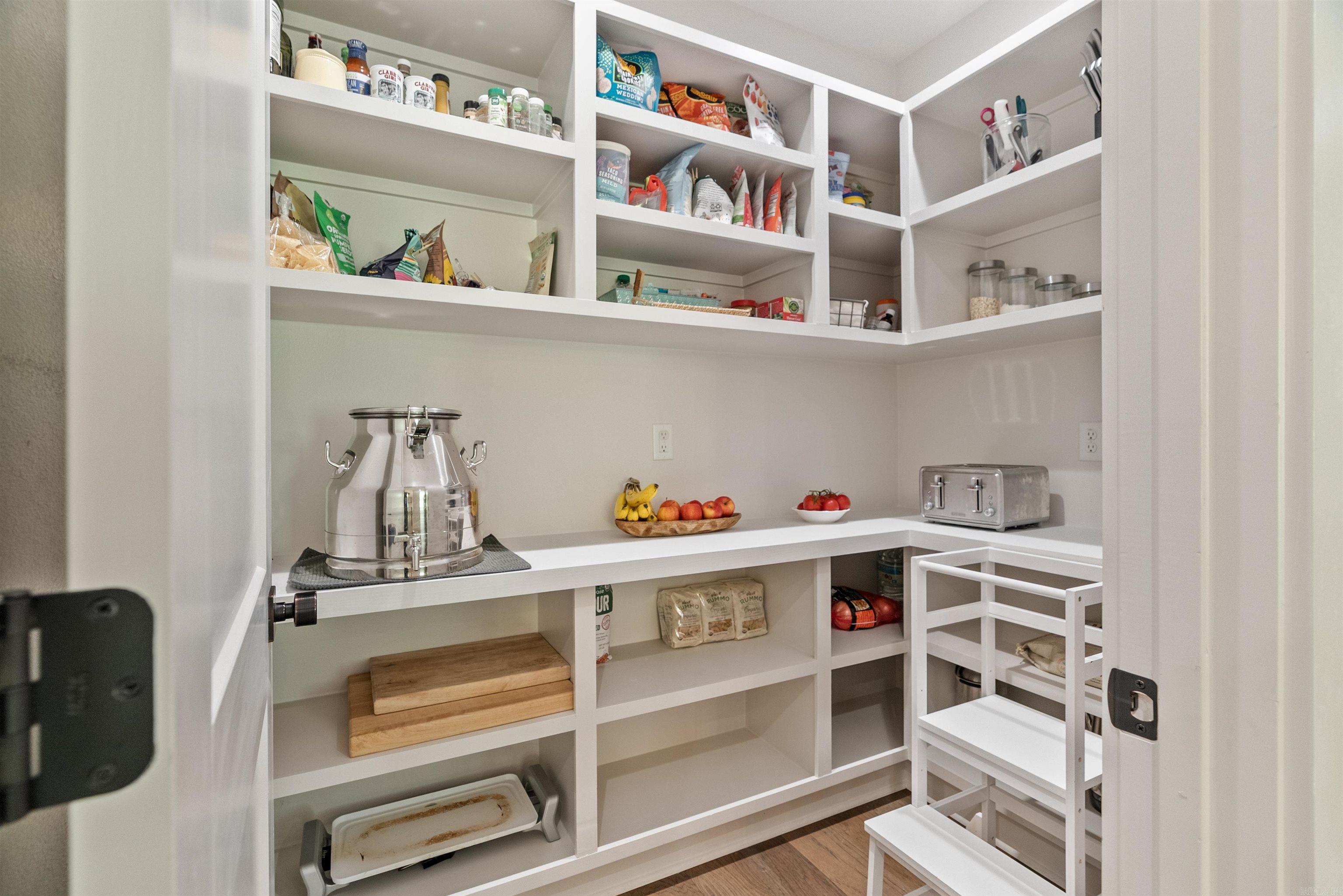 NORTH SHORE @ HURRICANE LAKE EST - Residential