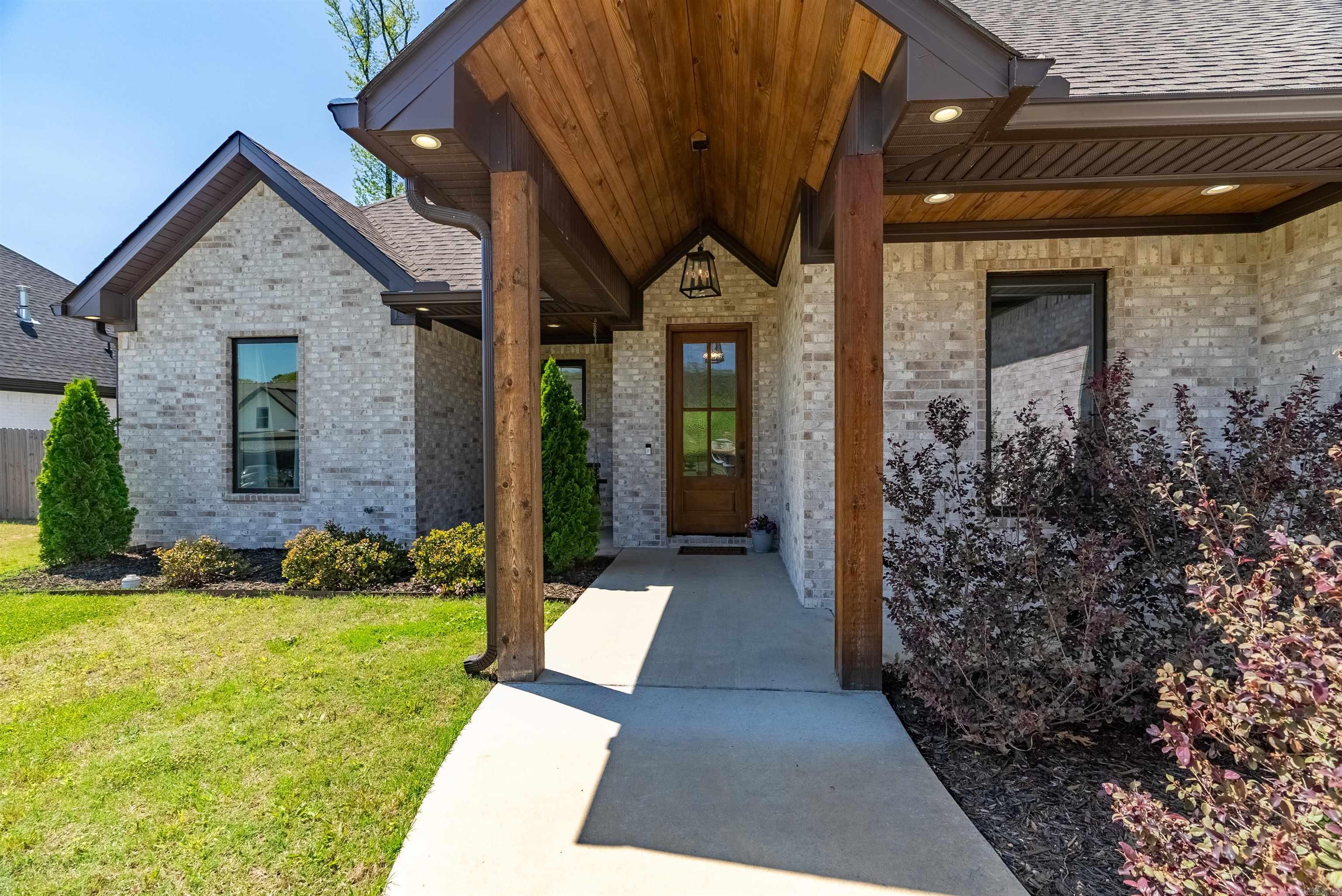 NORTH SHORE @ HURRICANE LAKE EST - Residential