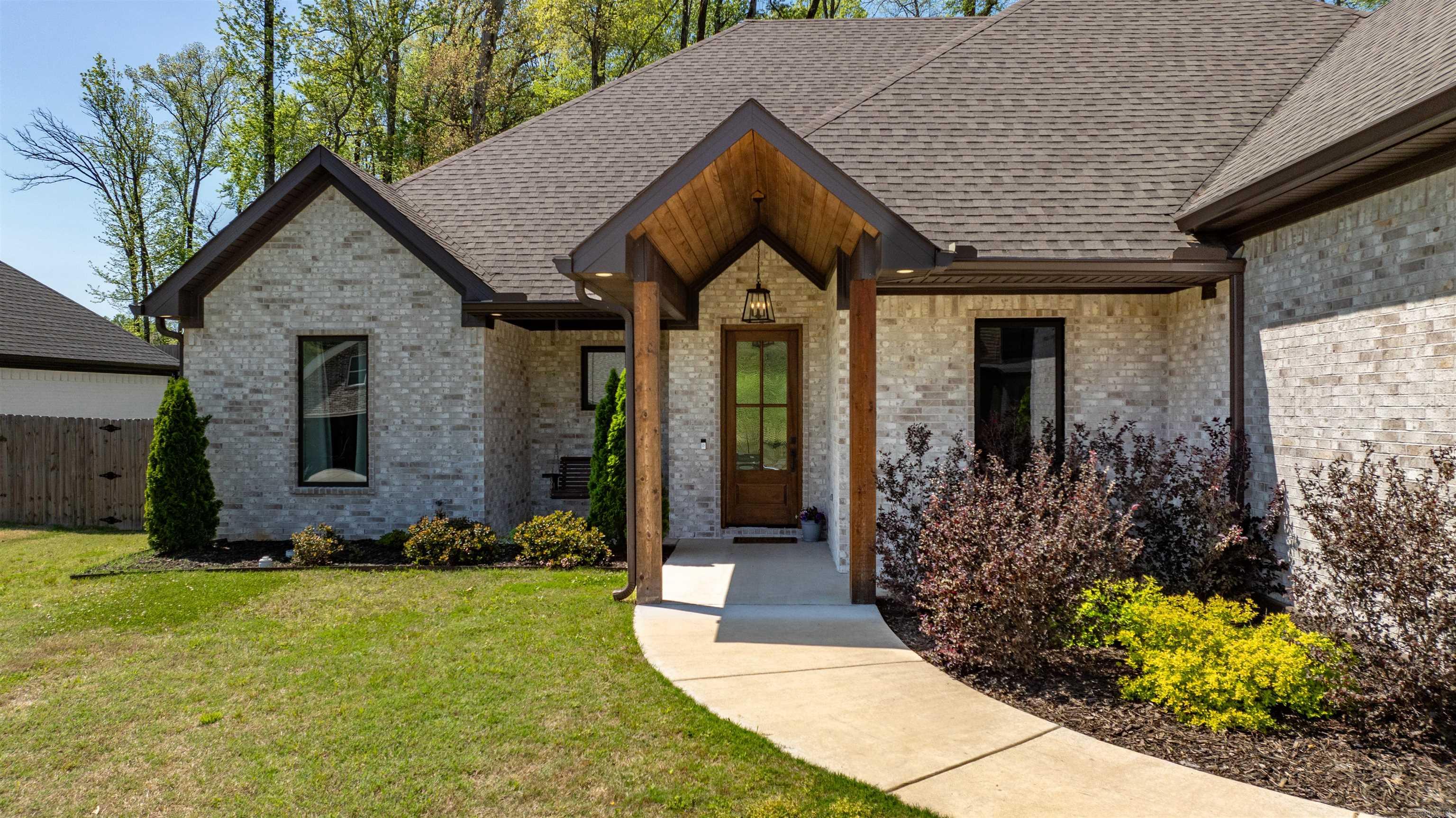 NORTH SHORE @ HURRICANE LAKE EST - Residential