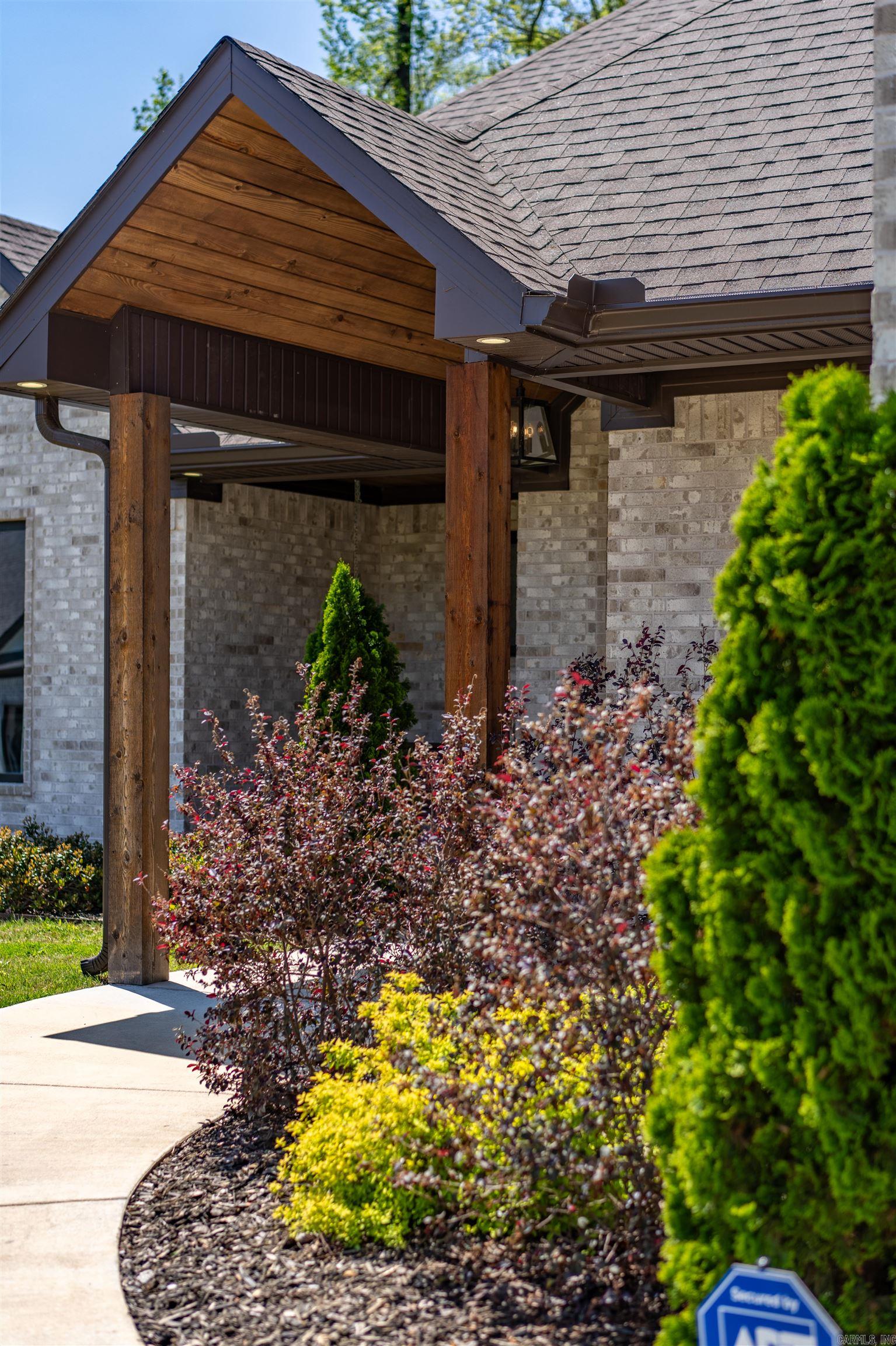 NORTH SHORE @ HURRICANE LAKE EST - Residential