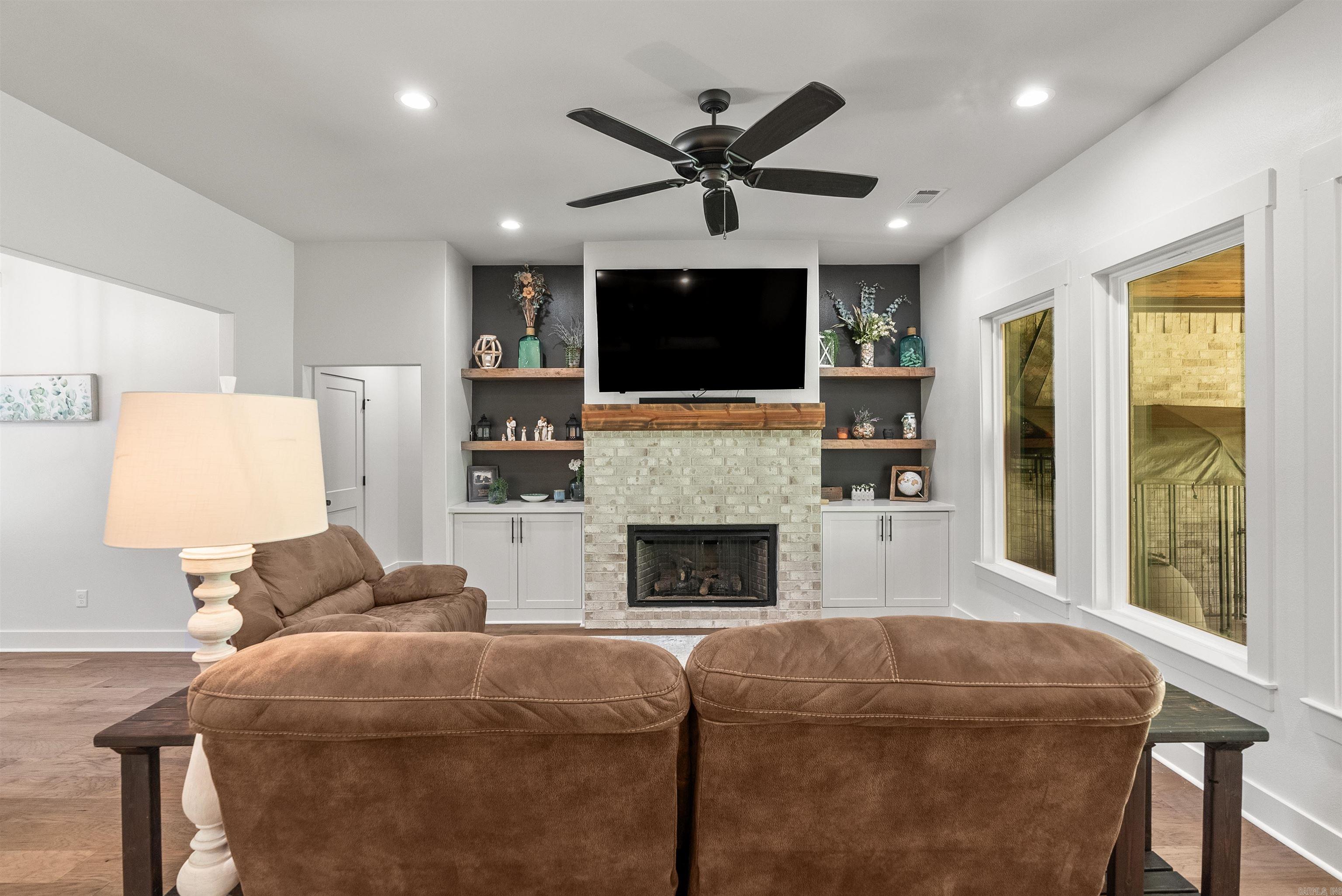 NORTH SHORE @ HURRICANE LAKE EST - Residential