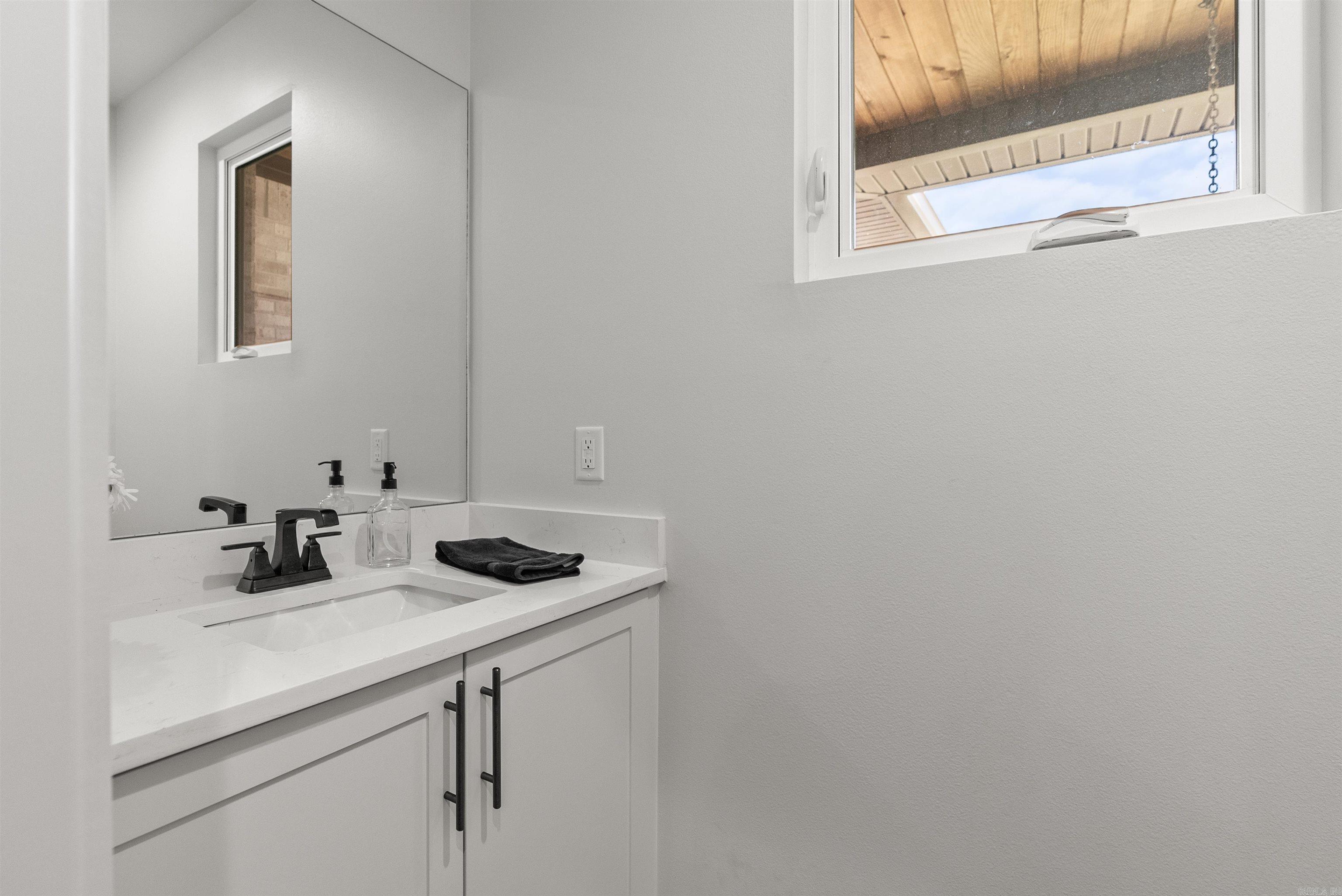 NORTH SHORE @ HURRICANE LAKE EST - Residential