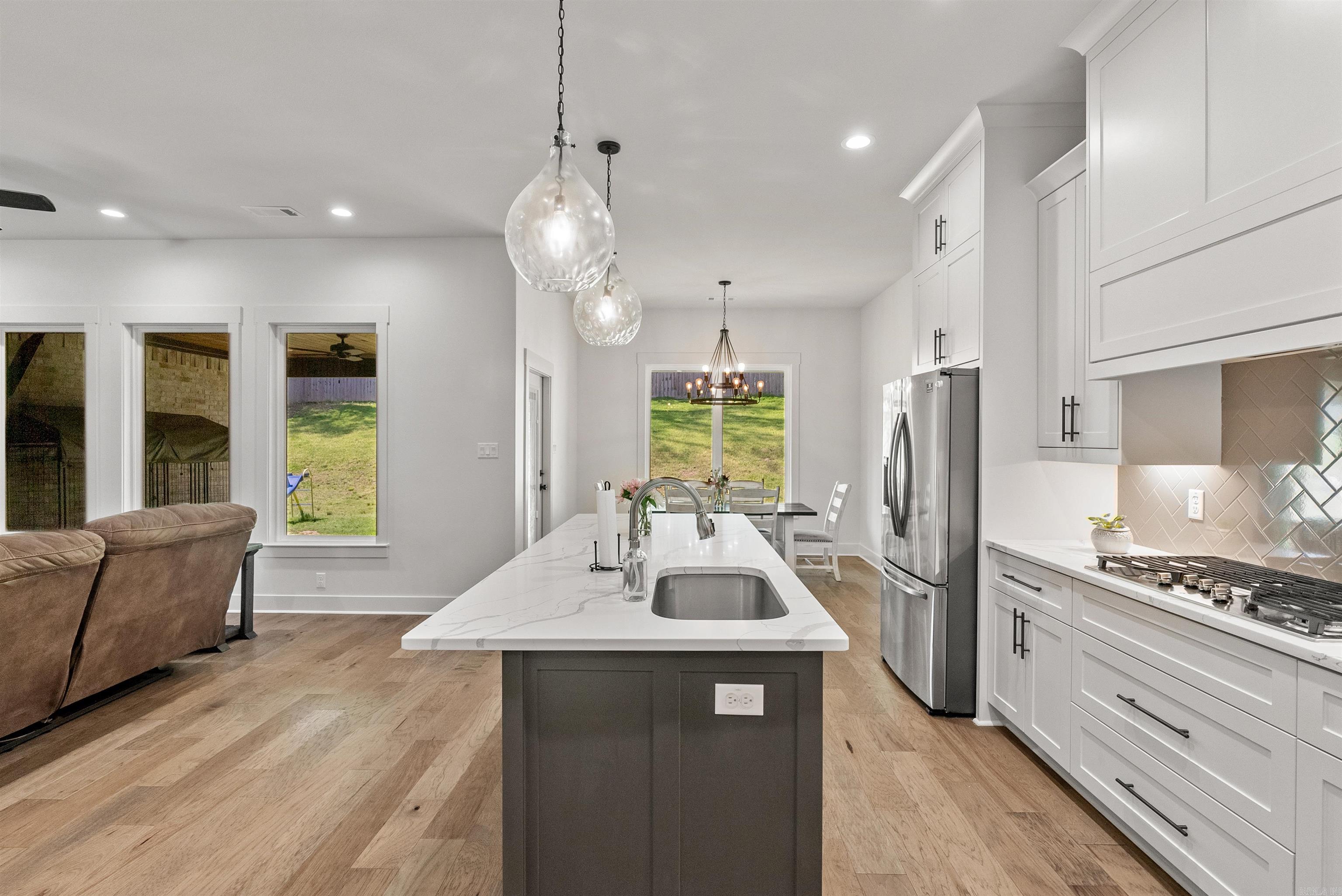 NORTH SHORE @ HURRICANE LAKE EST - Residential