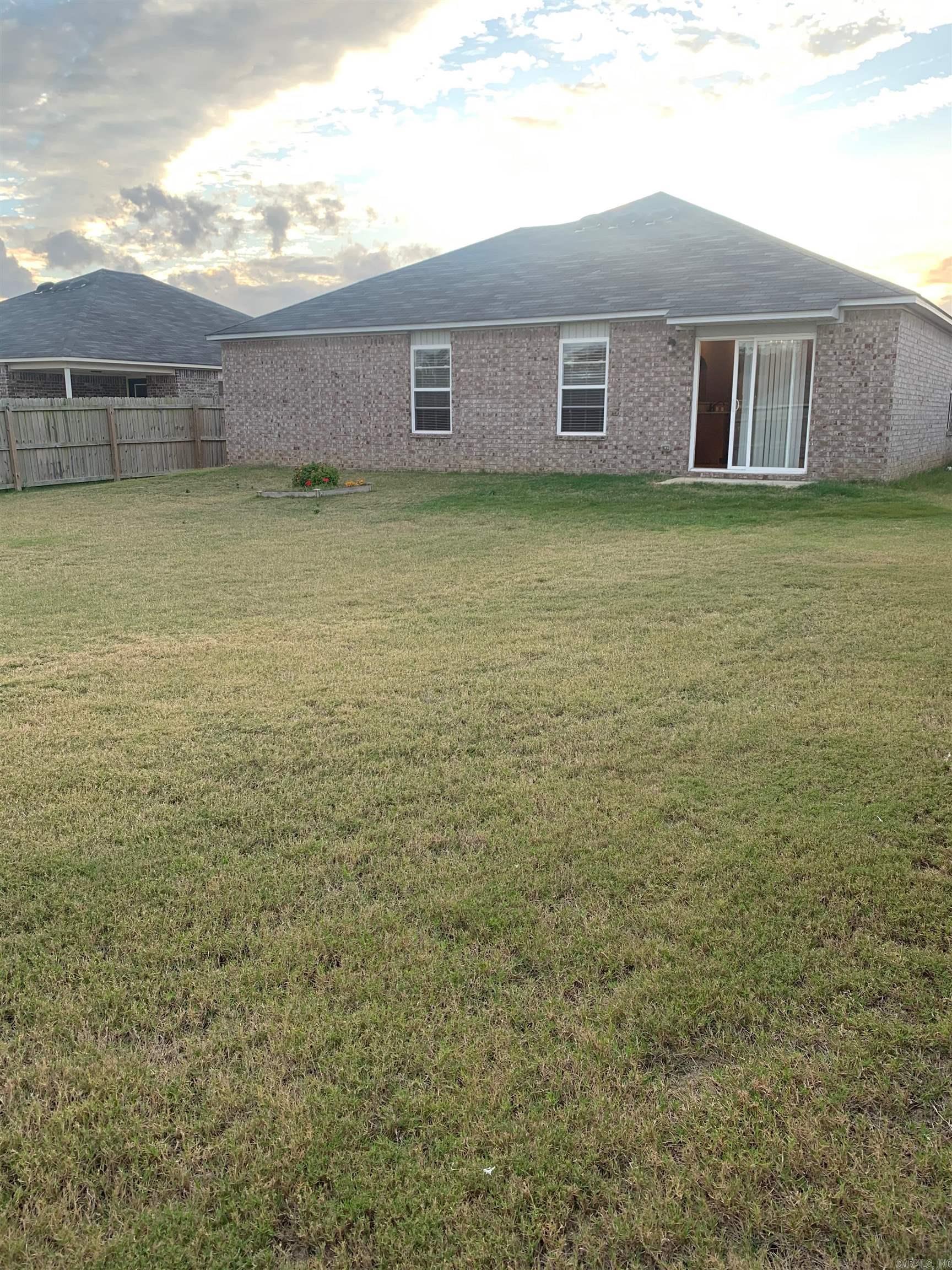 JUDE'S CROSSING - Residential