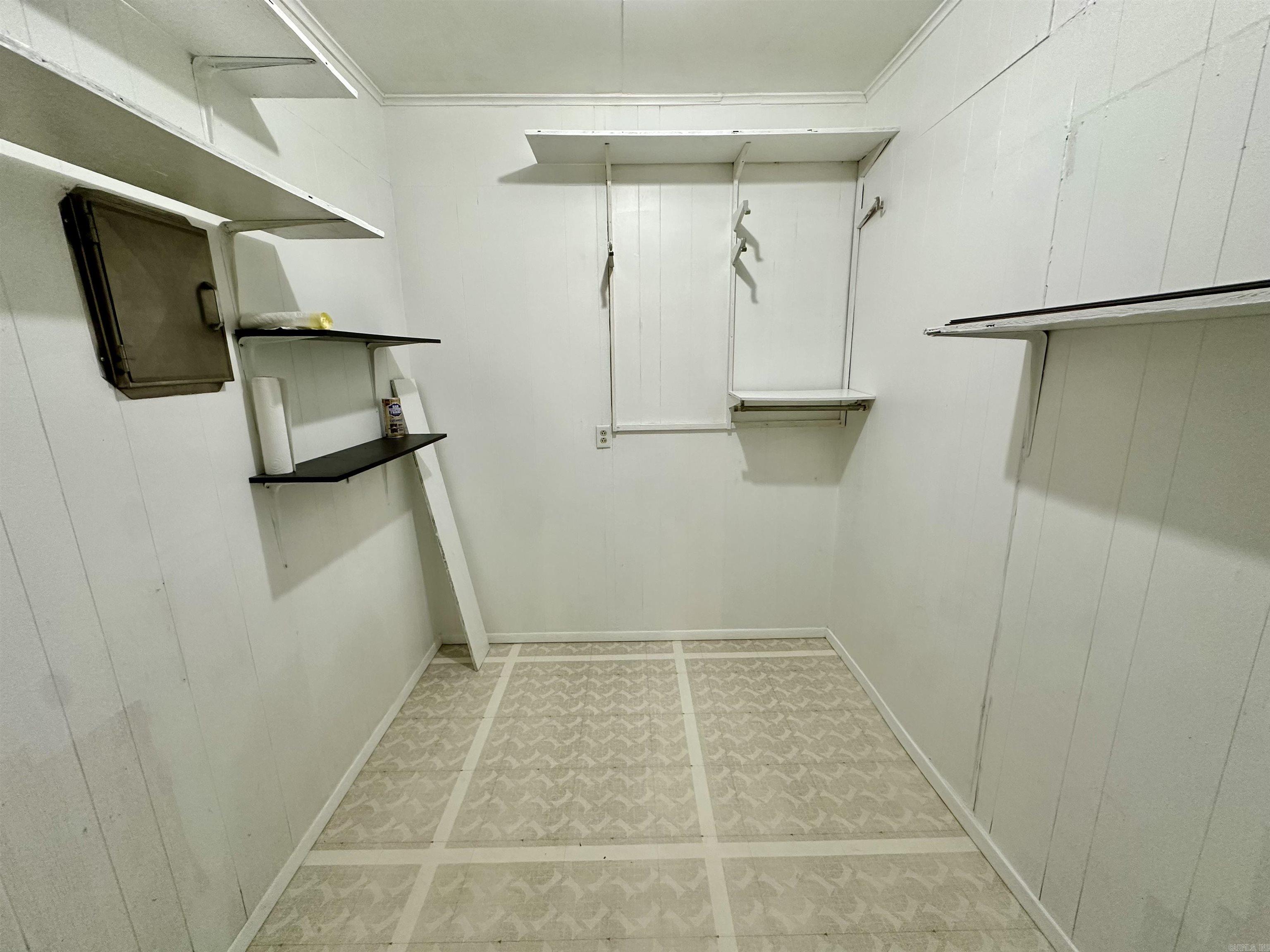 WATSON MANOR - Residential