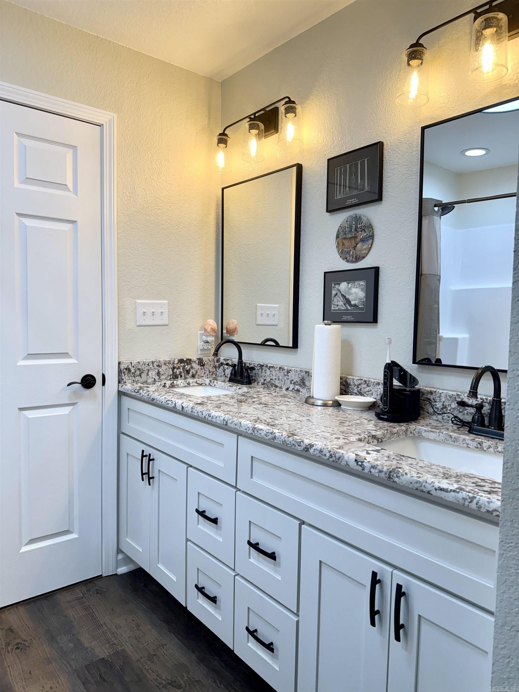 DEETER - Residential