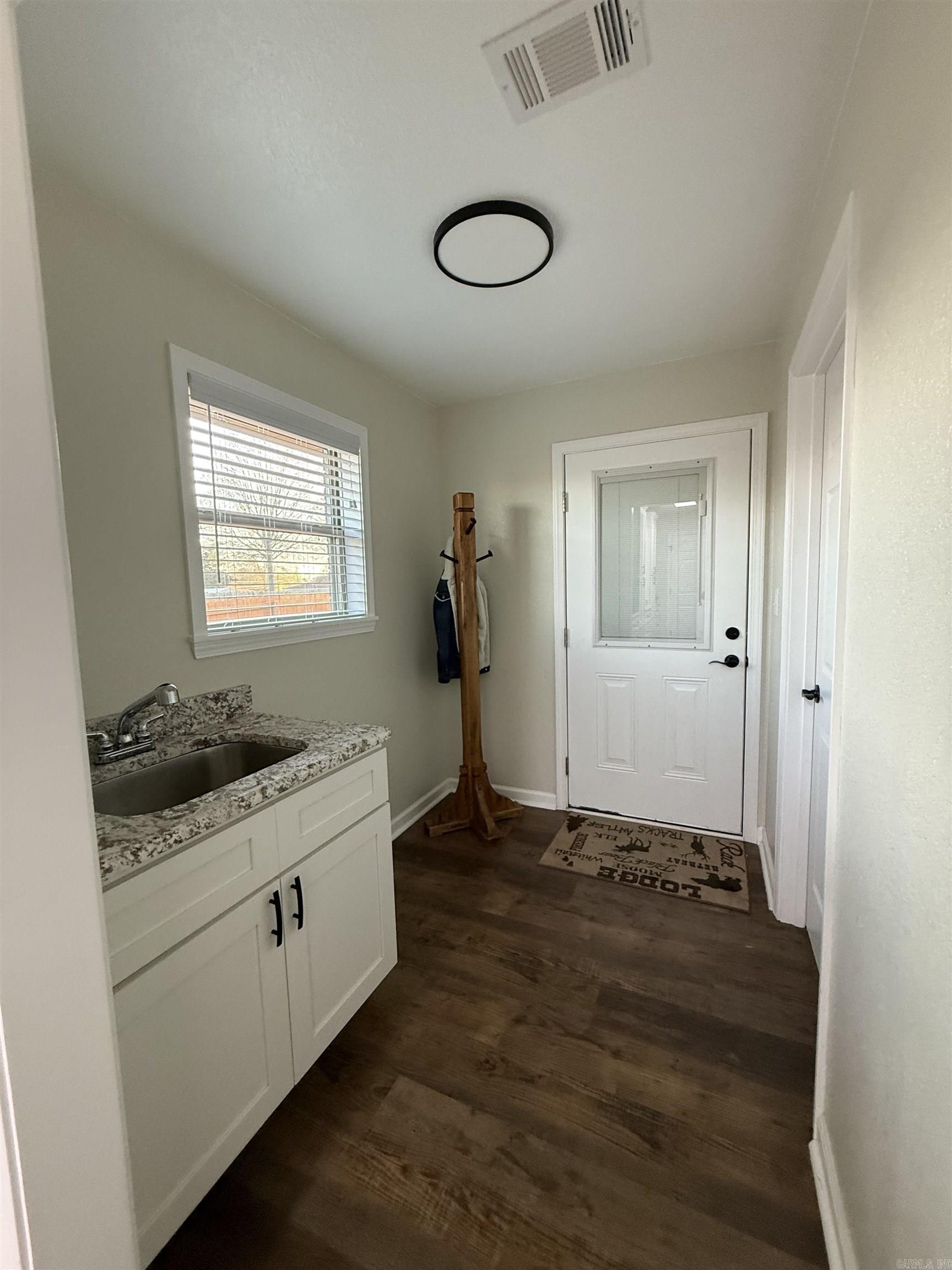 DEETER - Residential