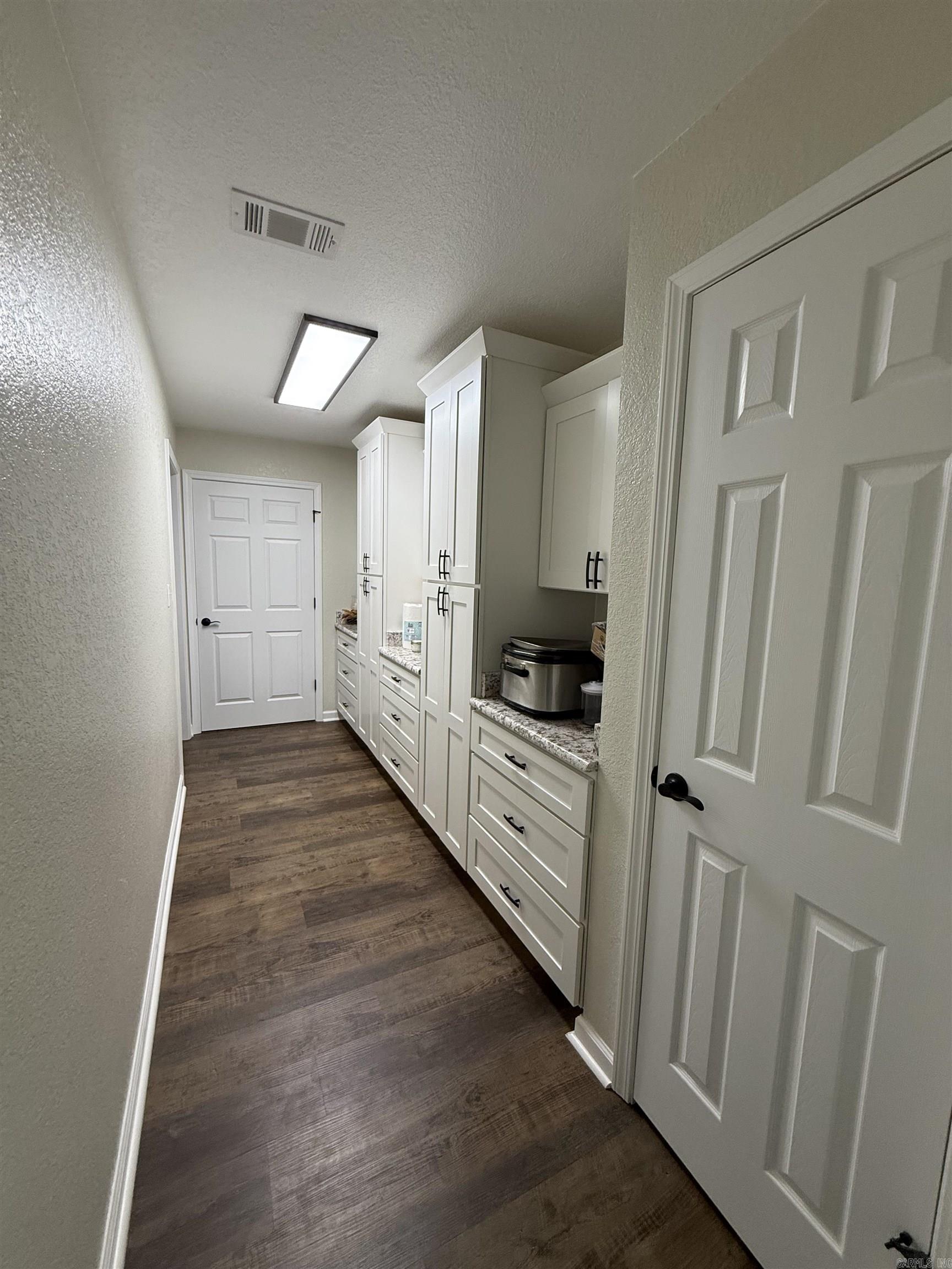 DEETER - Residential