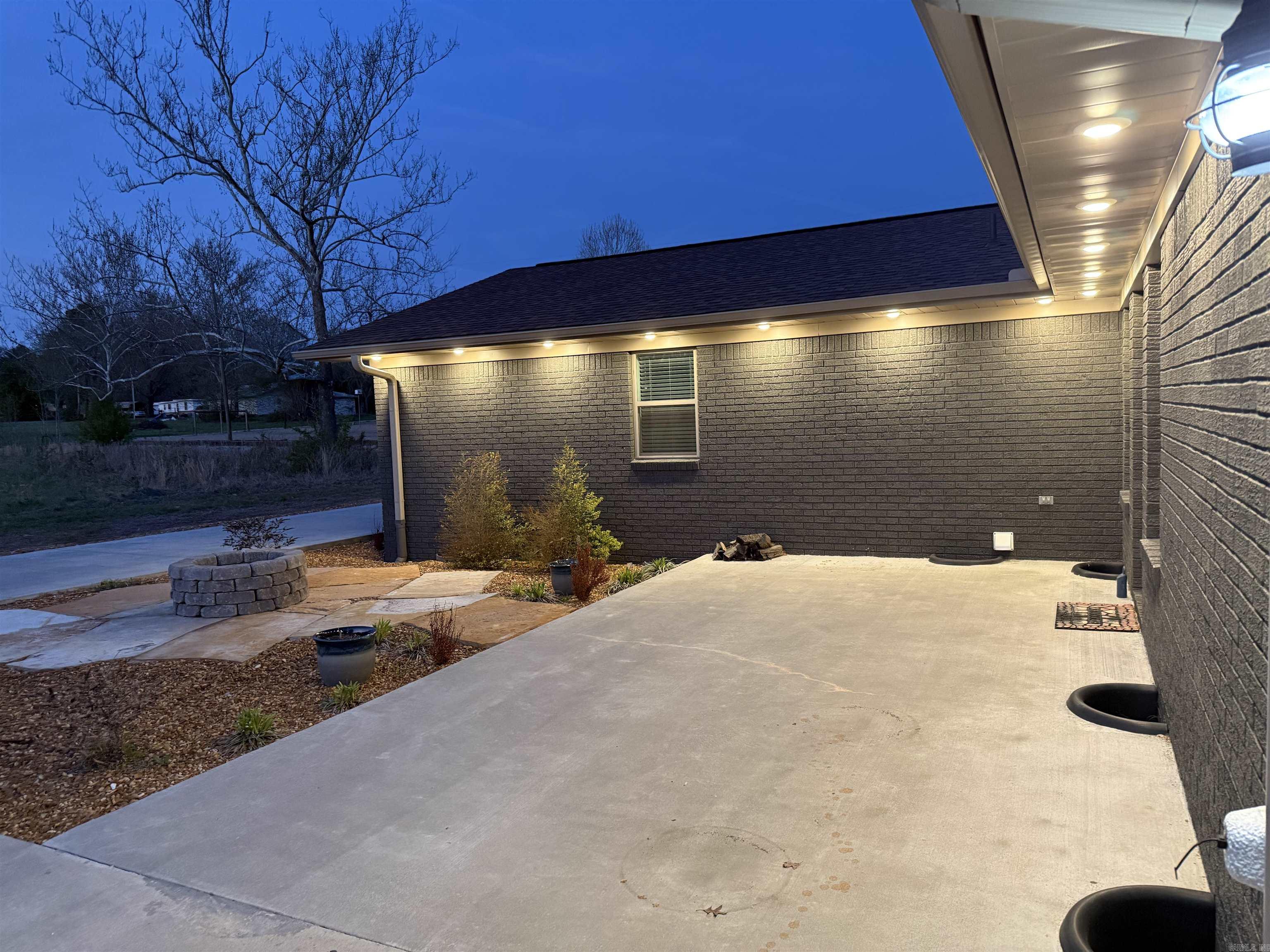 DEETER - Residential