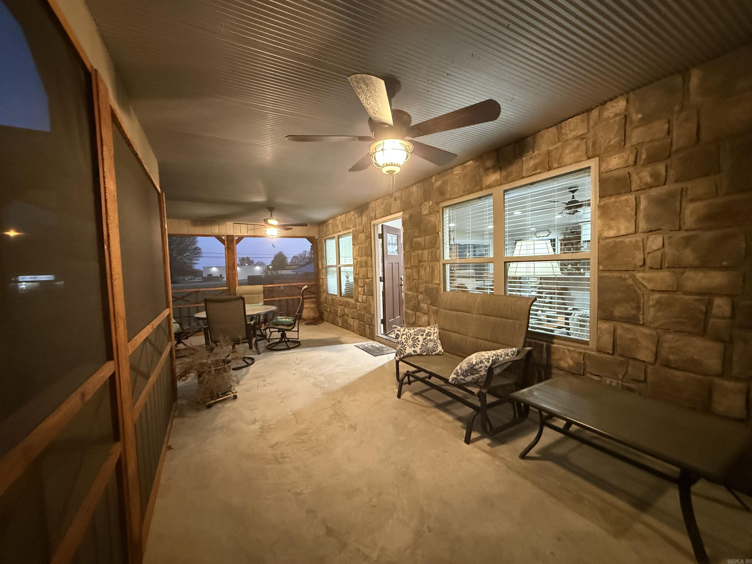 DEETER - Residential