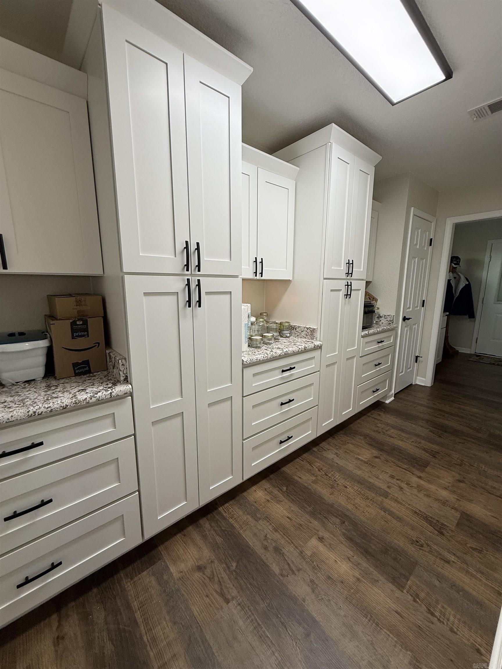 DEETER - Residential