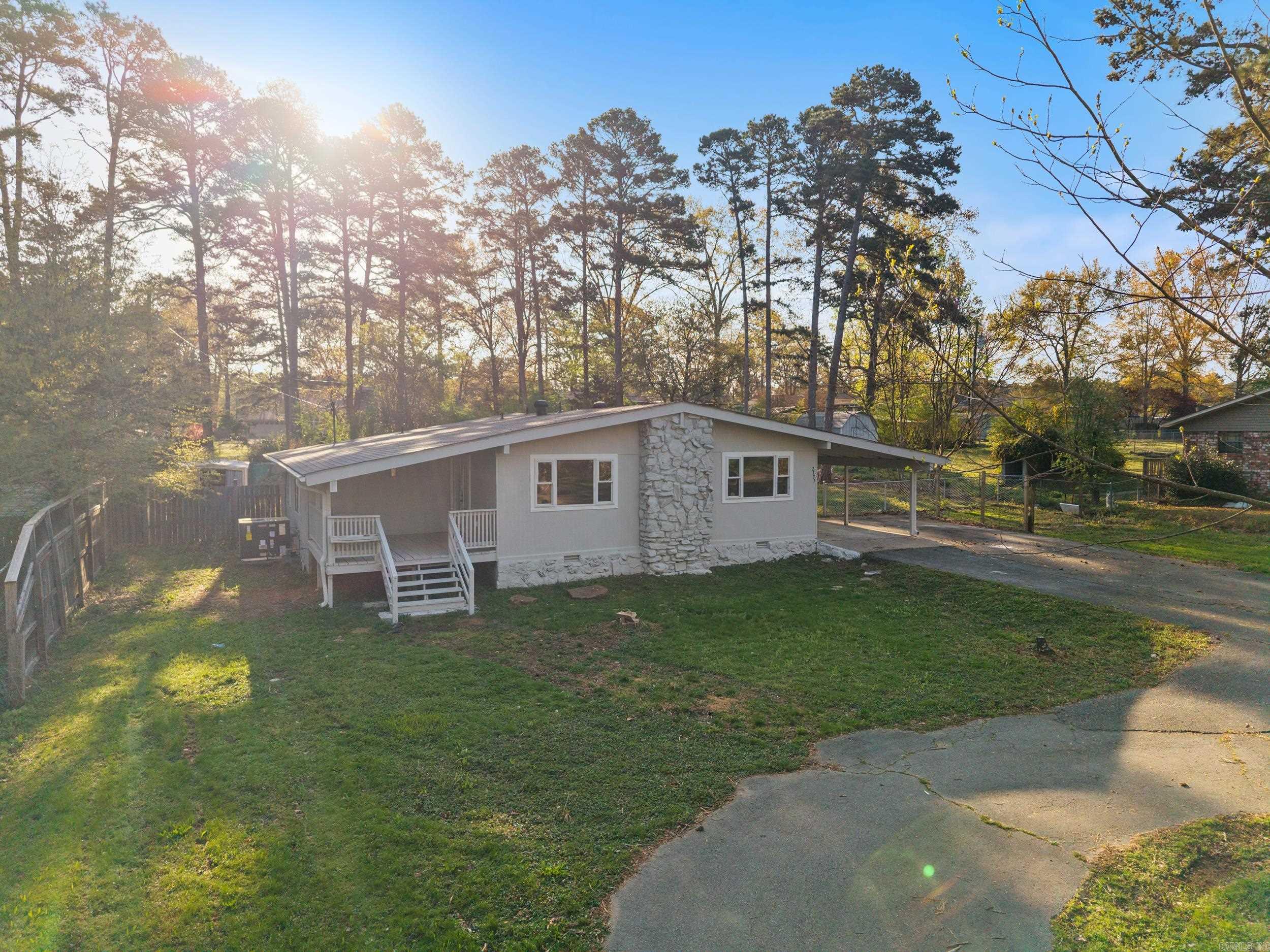 Completely renovated 3-bedroom, 2-bath home featuring new HVAC, roof, electrical, water heater, insulation, and ducts for peace of mind. Gorgeous luxury vinyl plank flooring flows throughout the open, inviting spaces. The kitchen steals the show with new cabinetry, appliances, a custom island, and beautiful quartz countertops. Enjoy a versatile office or playroom just off the kitchen. Situated in a quiet, established neighborhood with a spacious backyard perfect for outdoor living. Only 5 minutes from the Damsite Marina and conveniently close to shopping, dining, and all Heber Springs has to offer. Schedule your showing today to see this beautiful home.