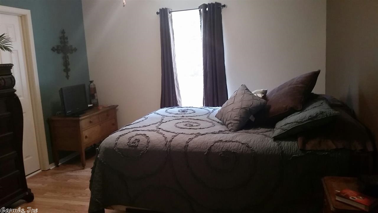 Sharon Oaks - Residential