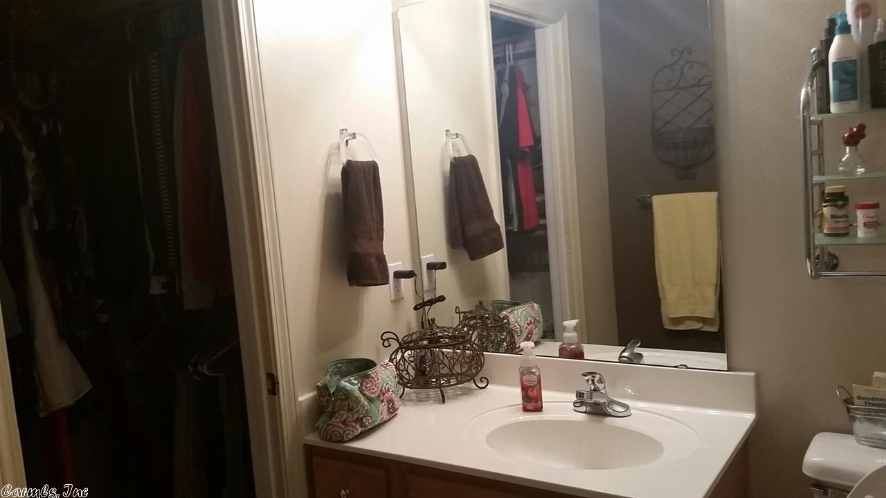 Sharon Oaks - Residential