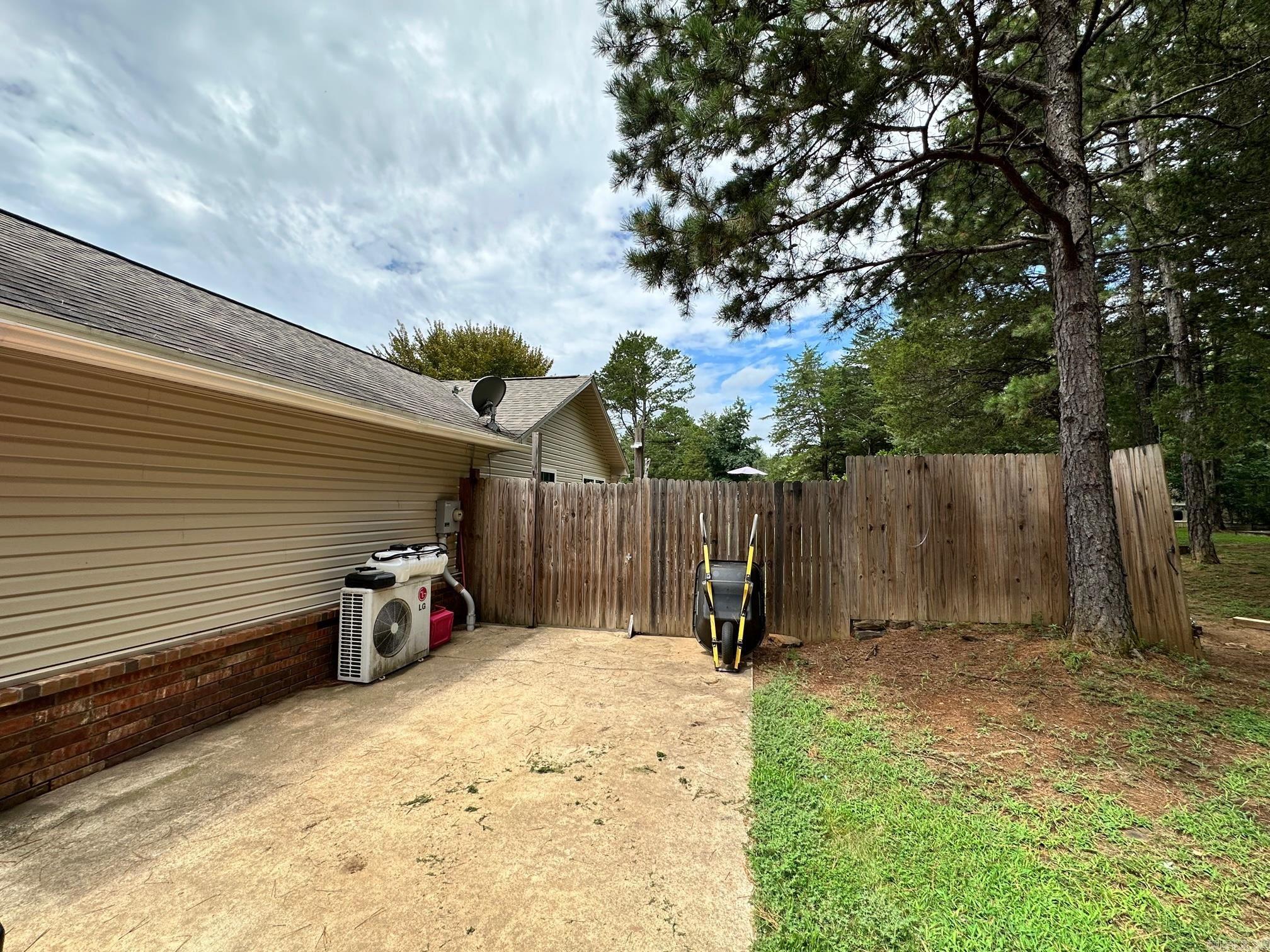 Shady Acres Estate - Residential