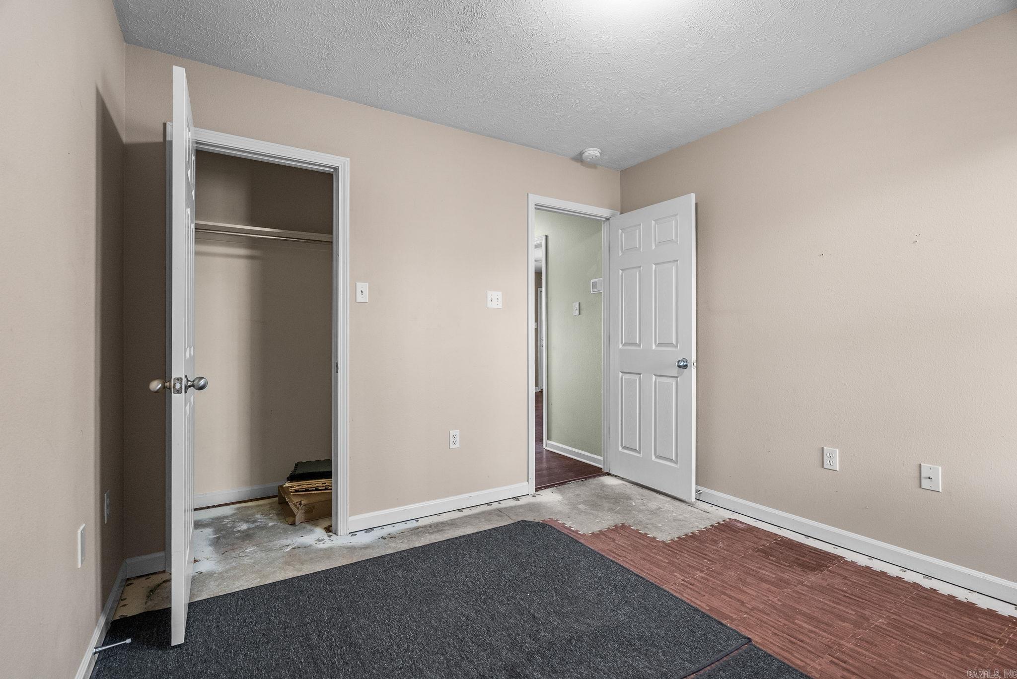 THE FALLS P.U.D. - Residential