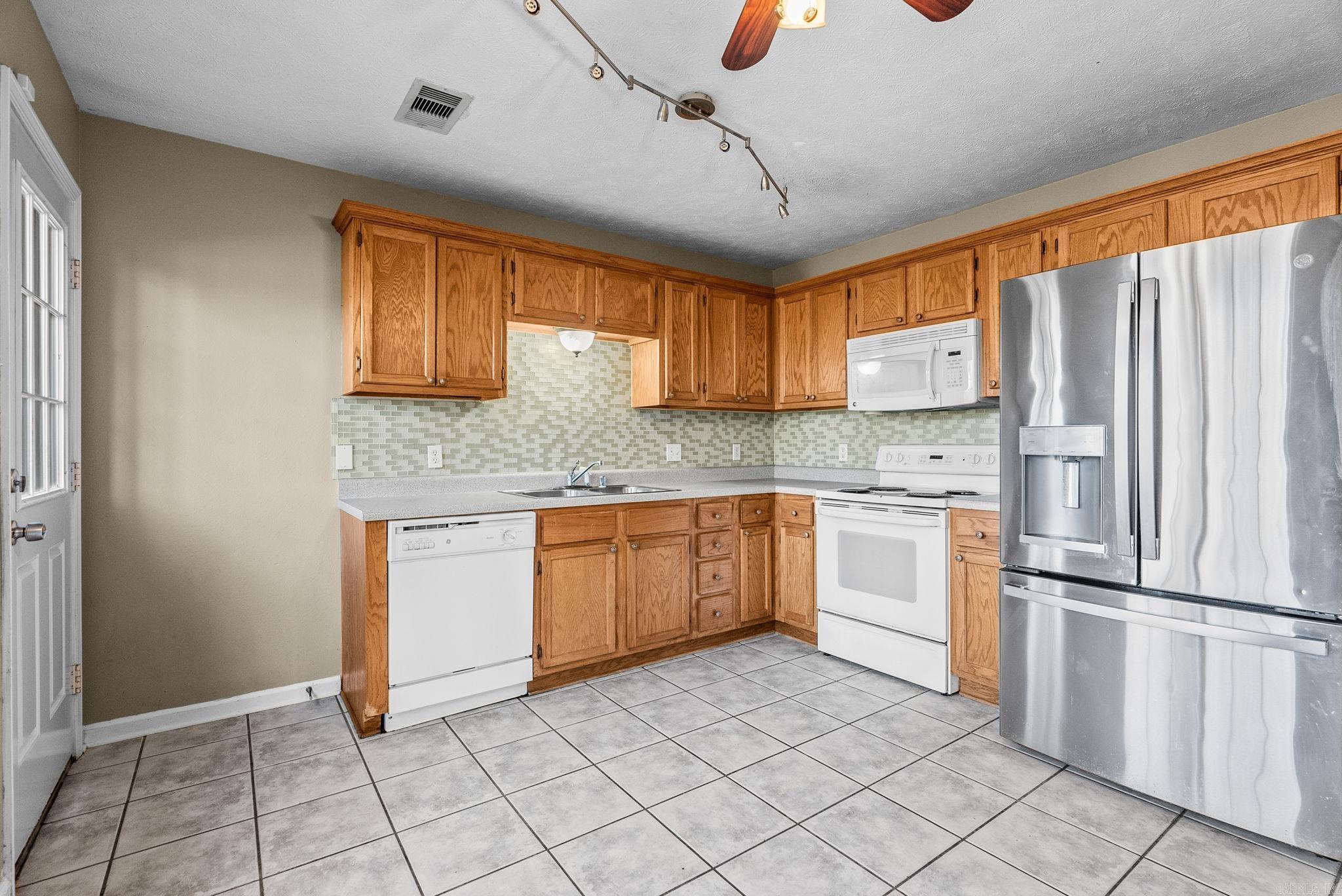 THE FALLS P.U.D. - Residential