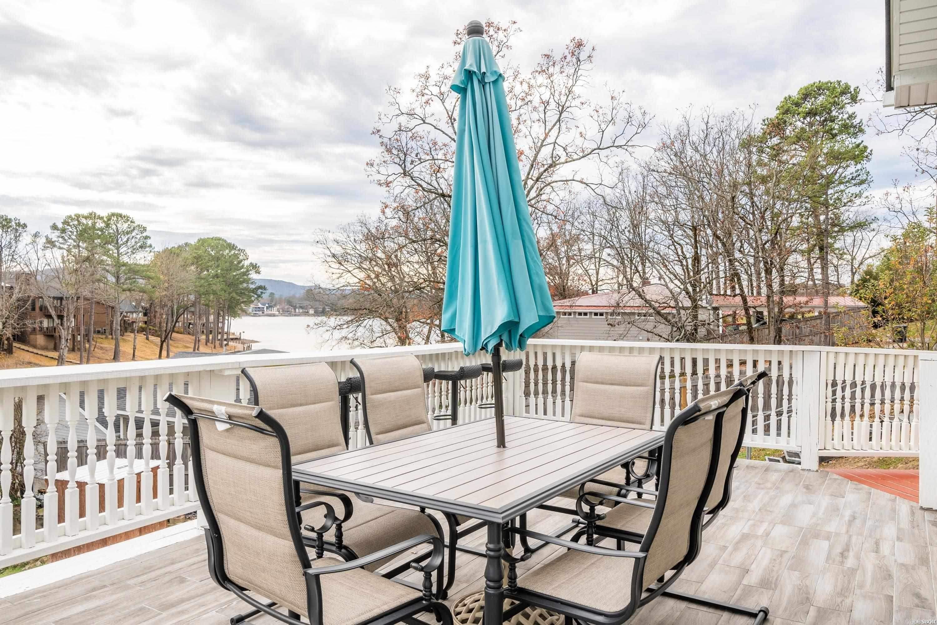 LAKEVIEW COURTS - Residential