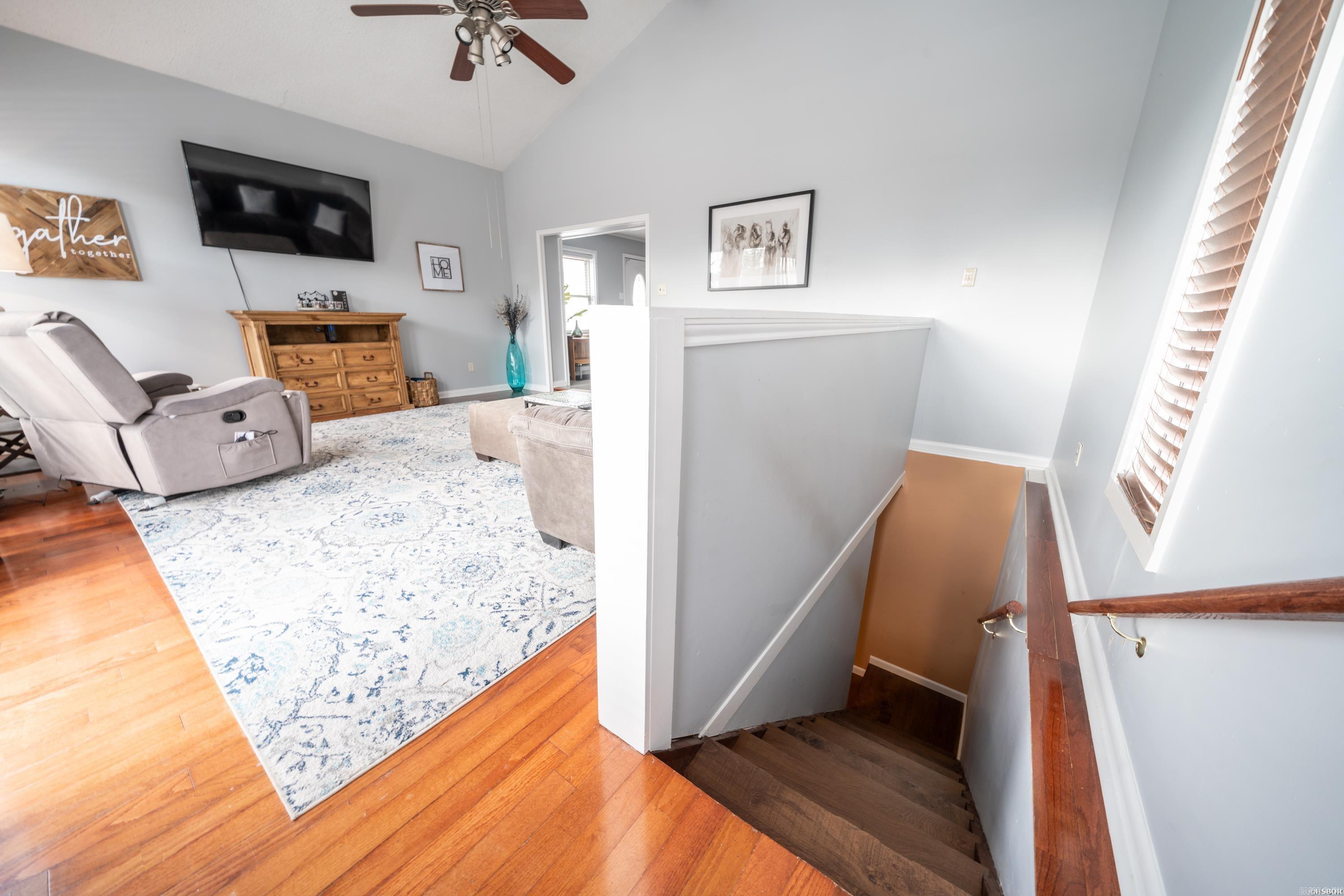 LAKEVIEW COURTS - Residential