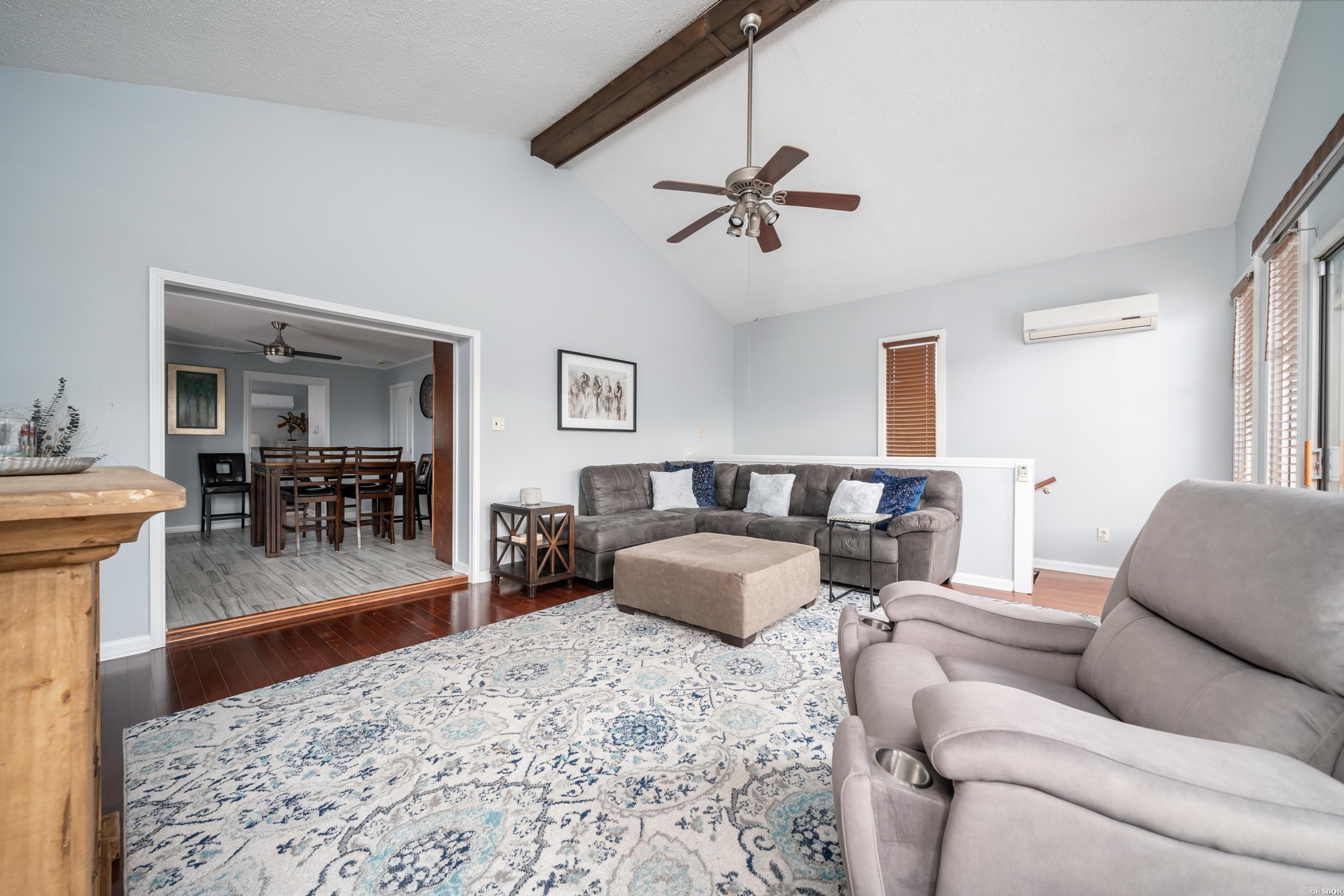 LAKEVIEW COURTS - Residential