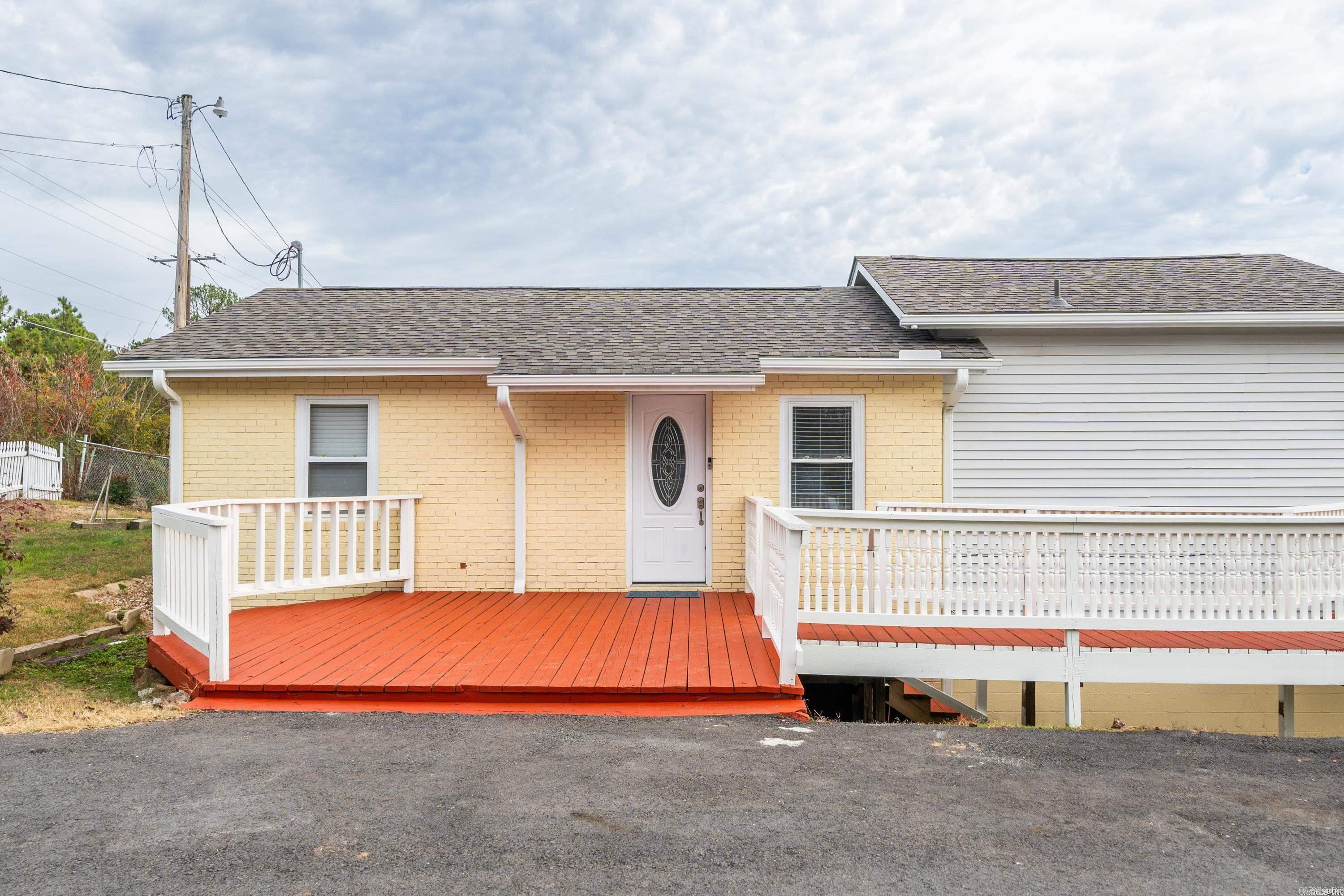 LAKEVIEW COURTS - Residential