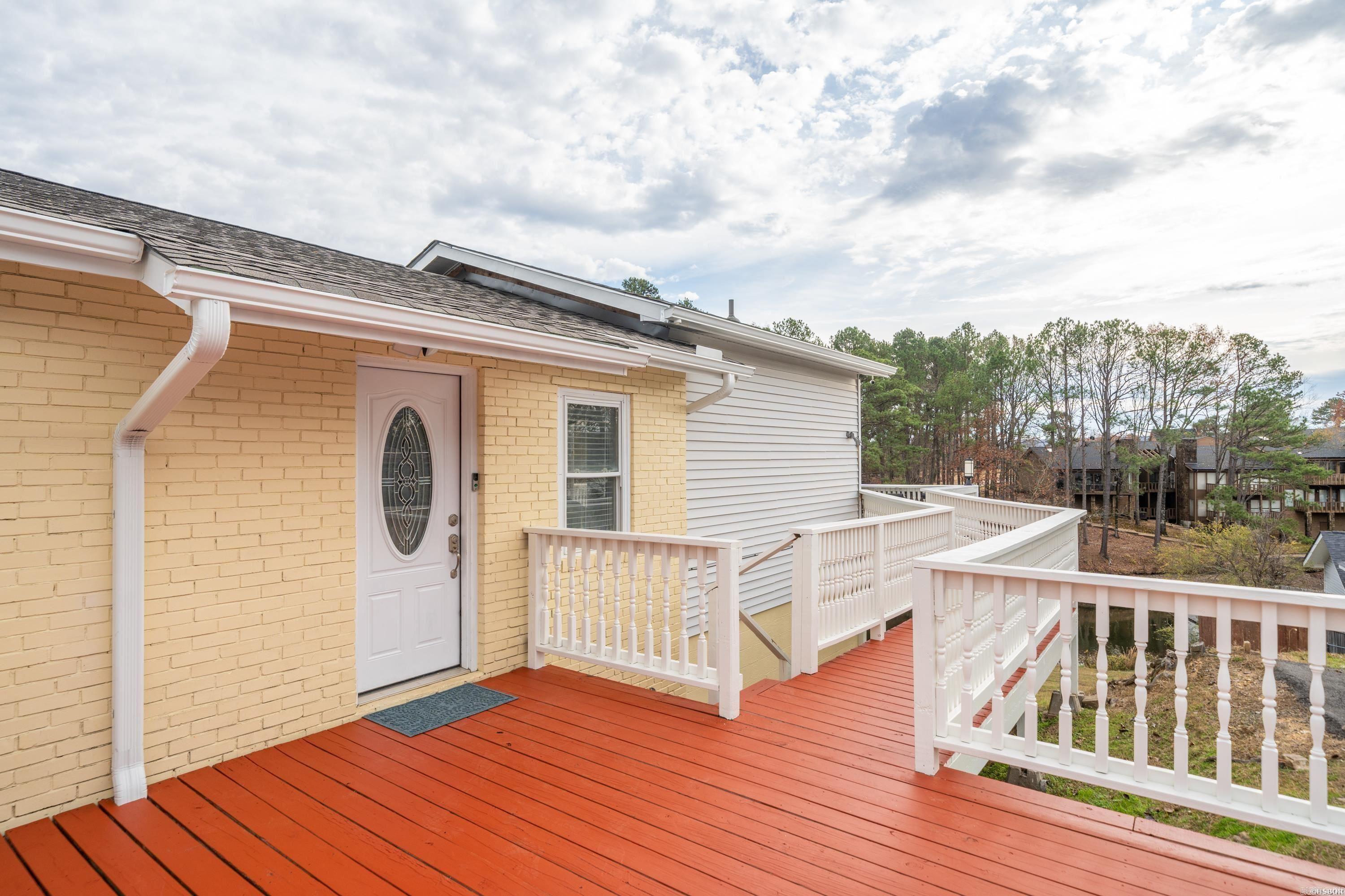 LAKEVIEW COURTS - Residential