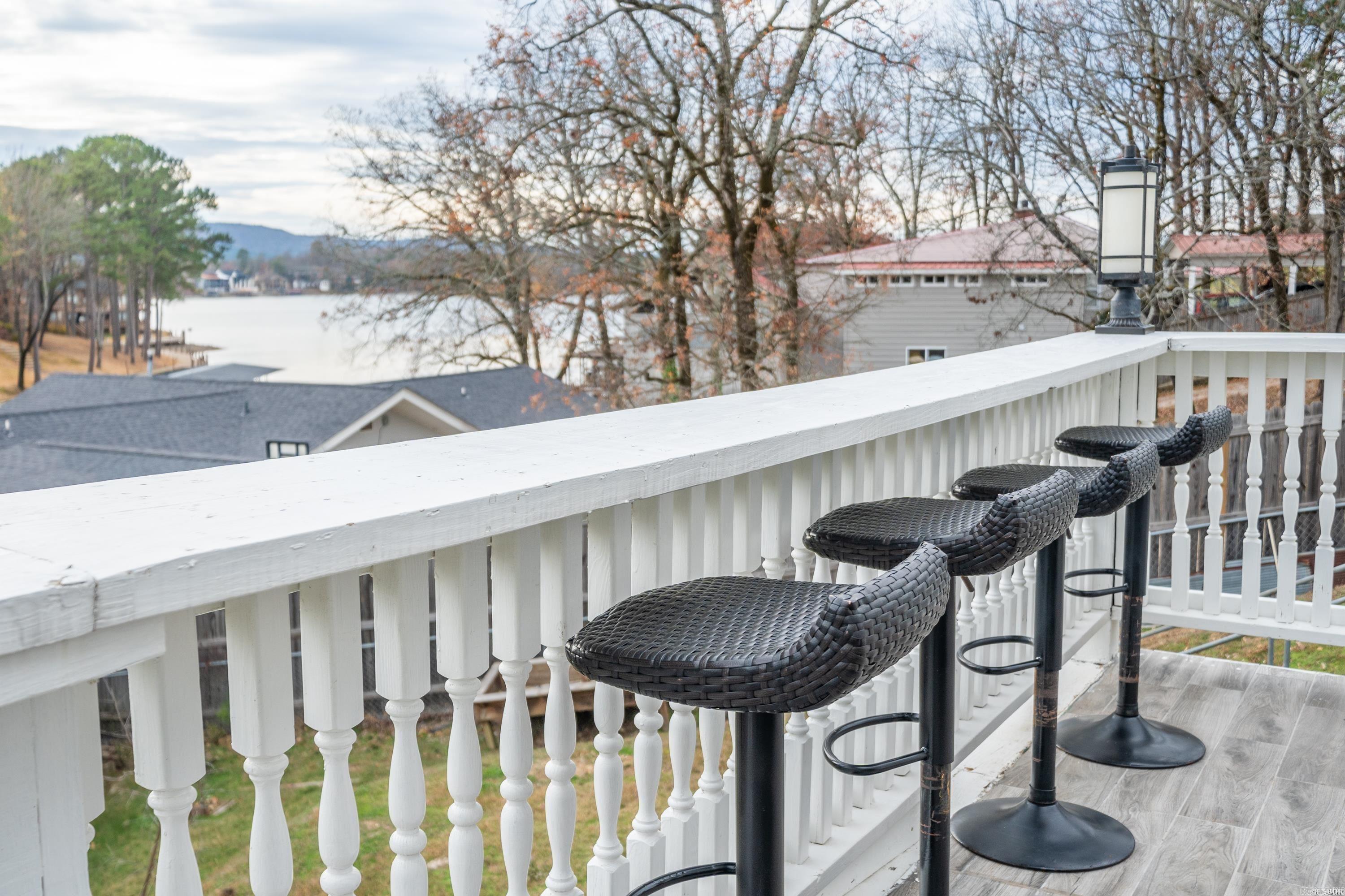 LAKEVIEW COURTS - Residential