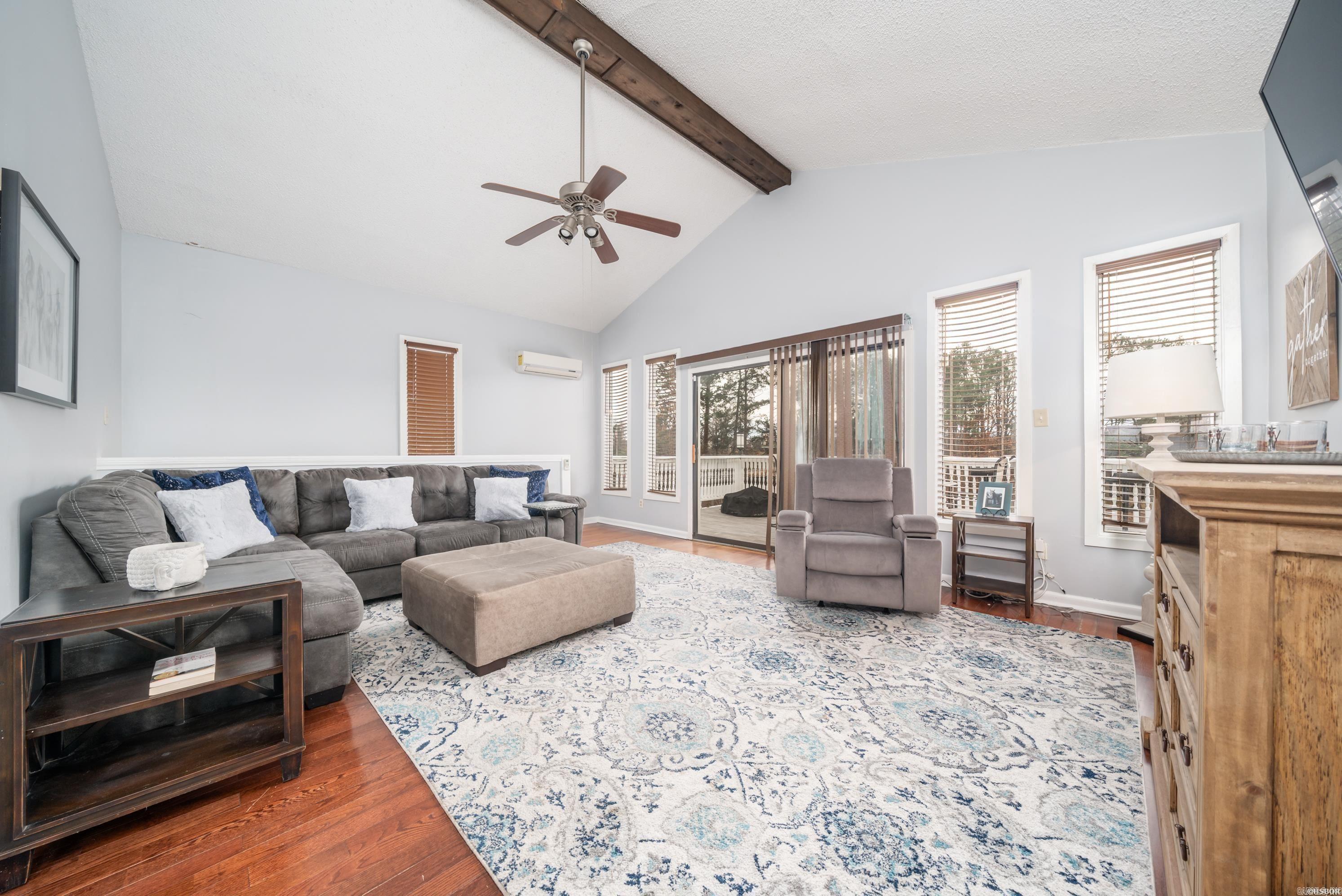 LAKEVIEW COURTS - Residential