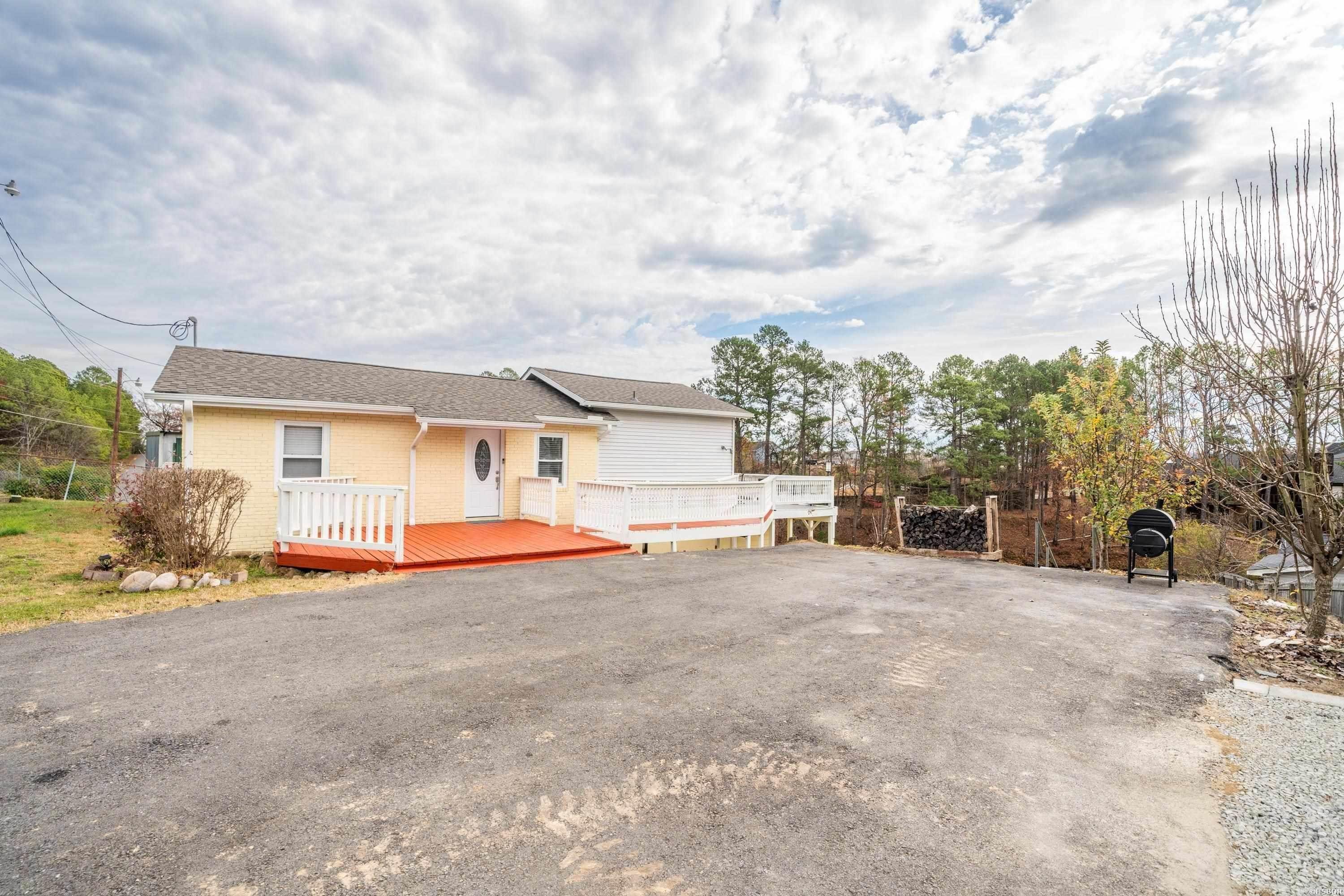 LAKEVIEW COURTS - Residential