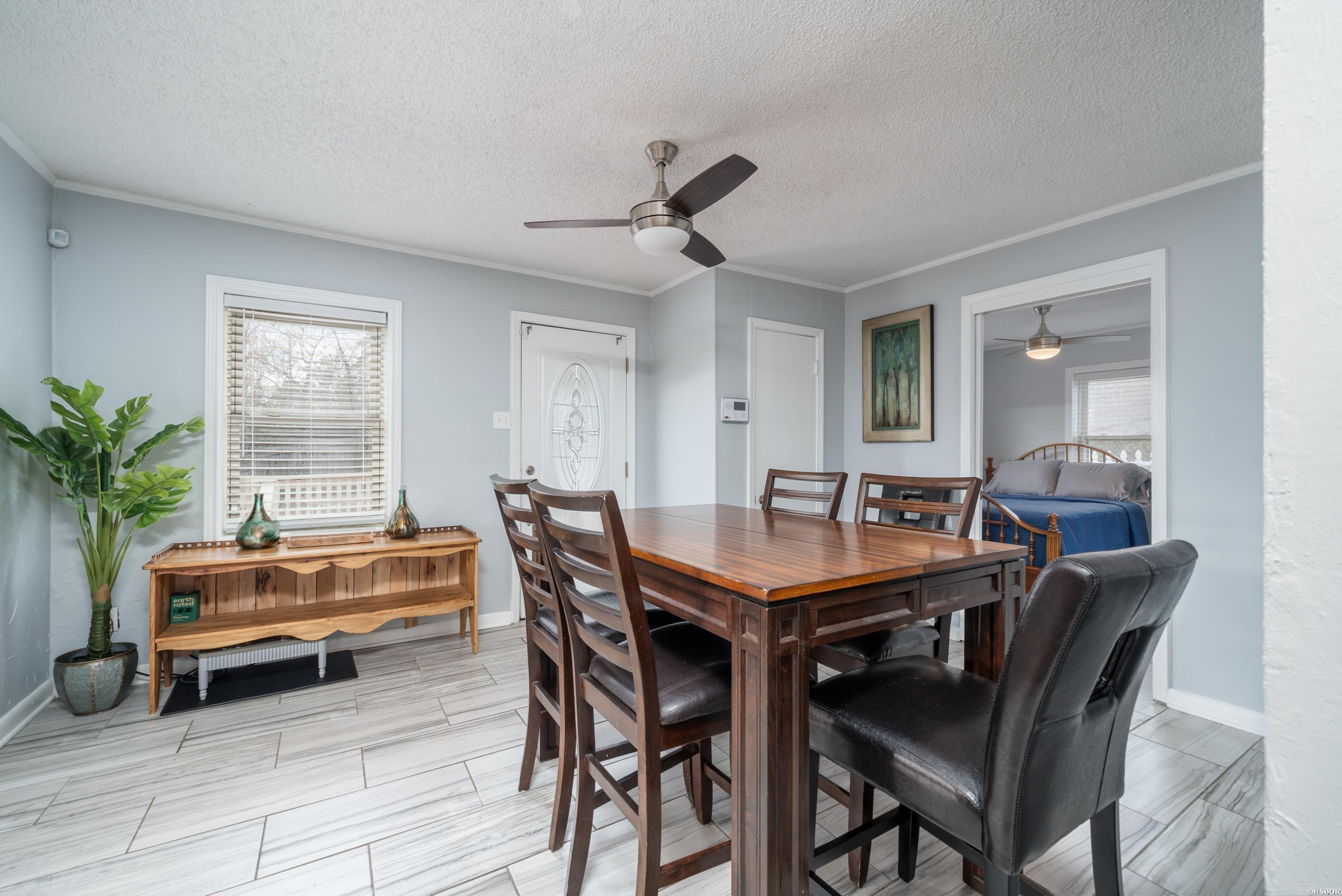 LAKEVIEW COURTS - Residential