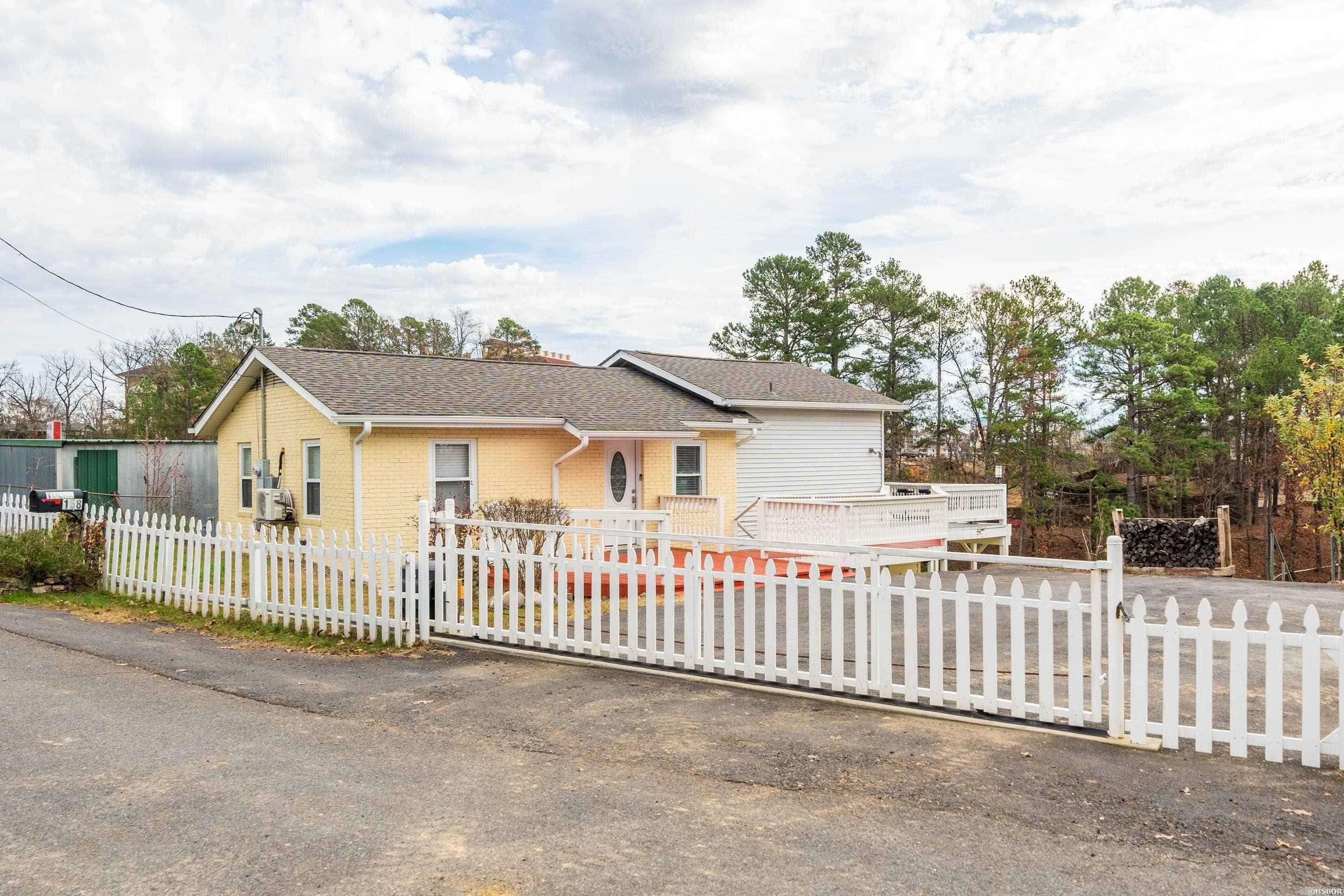 LAKEVIEW COURTS - Residential