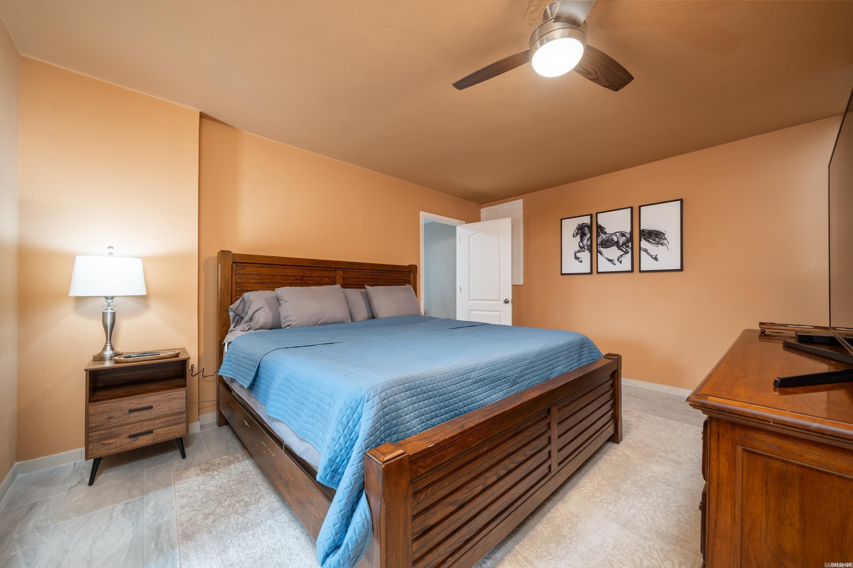 LAKEVIEW COURTS - Residential