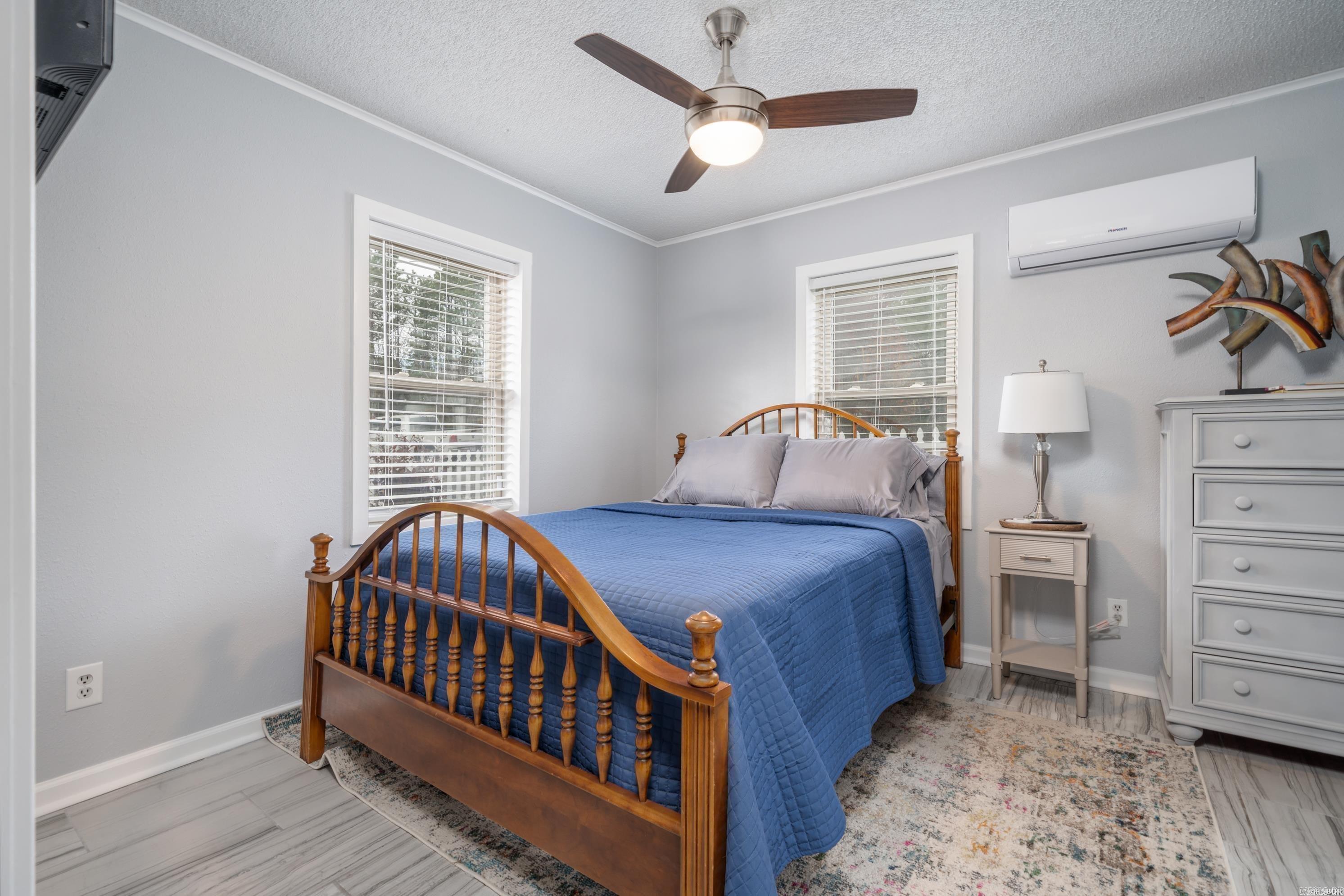 LAKEVIEW COURTS - Residential