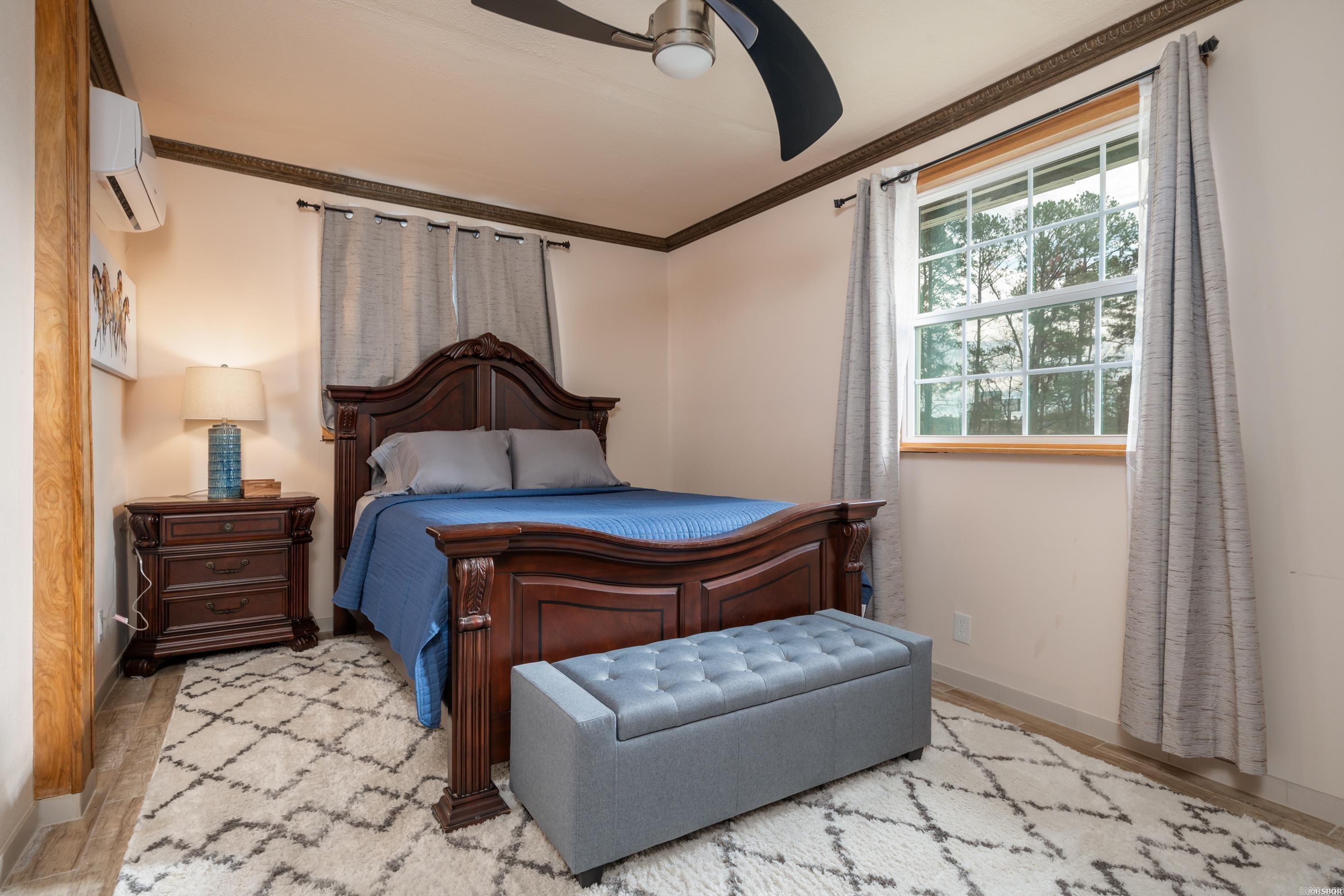 LAKEVIEW COURTS - Residential