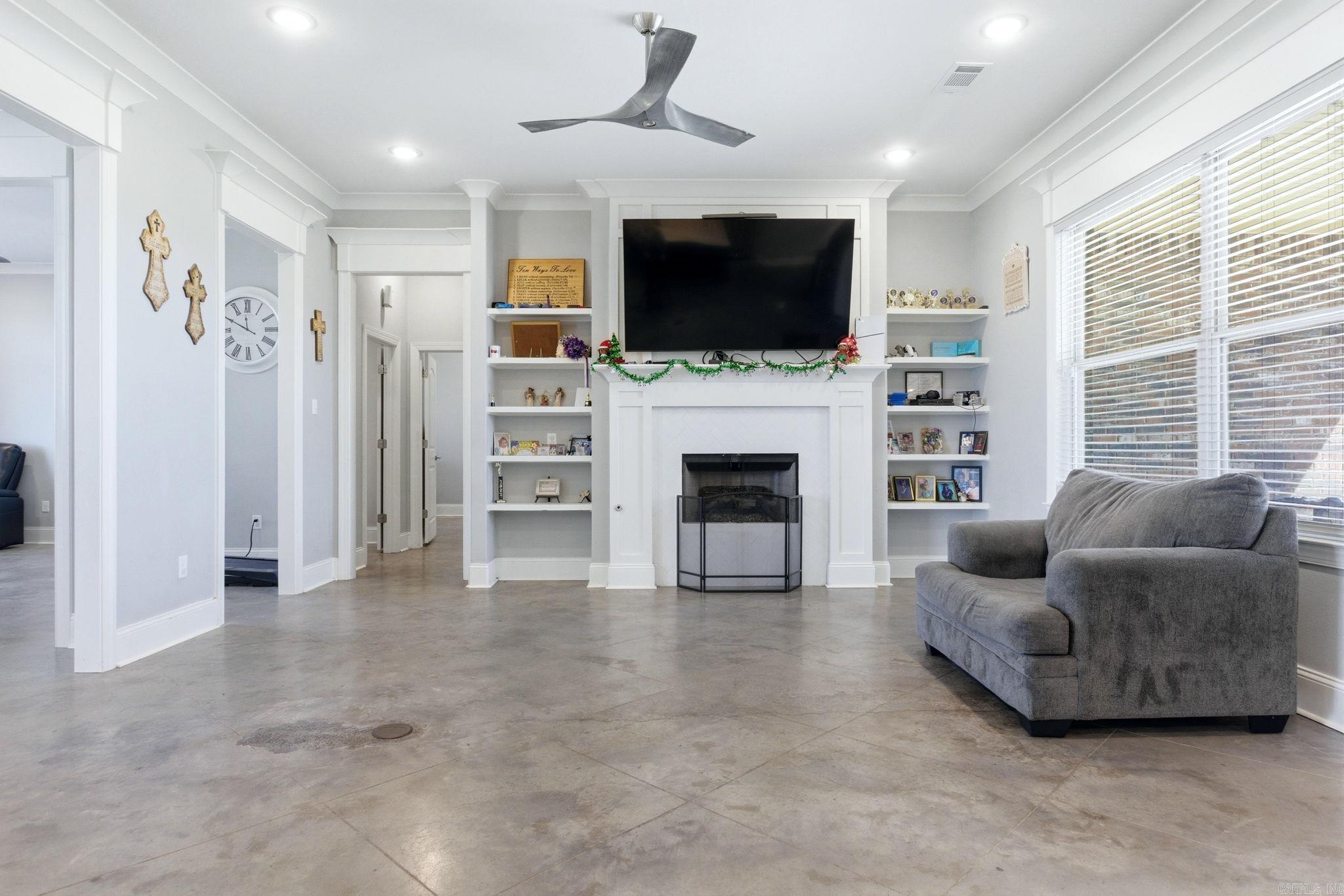 ASHLEY DOWNS - Residential