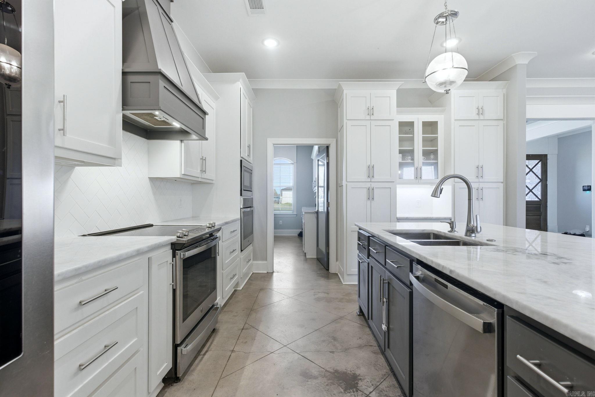 ASHLEY DOWNS - Residential