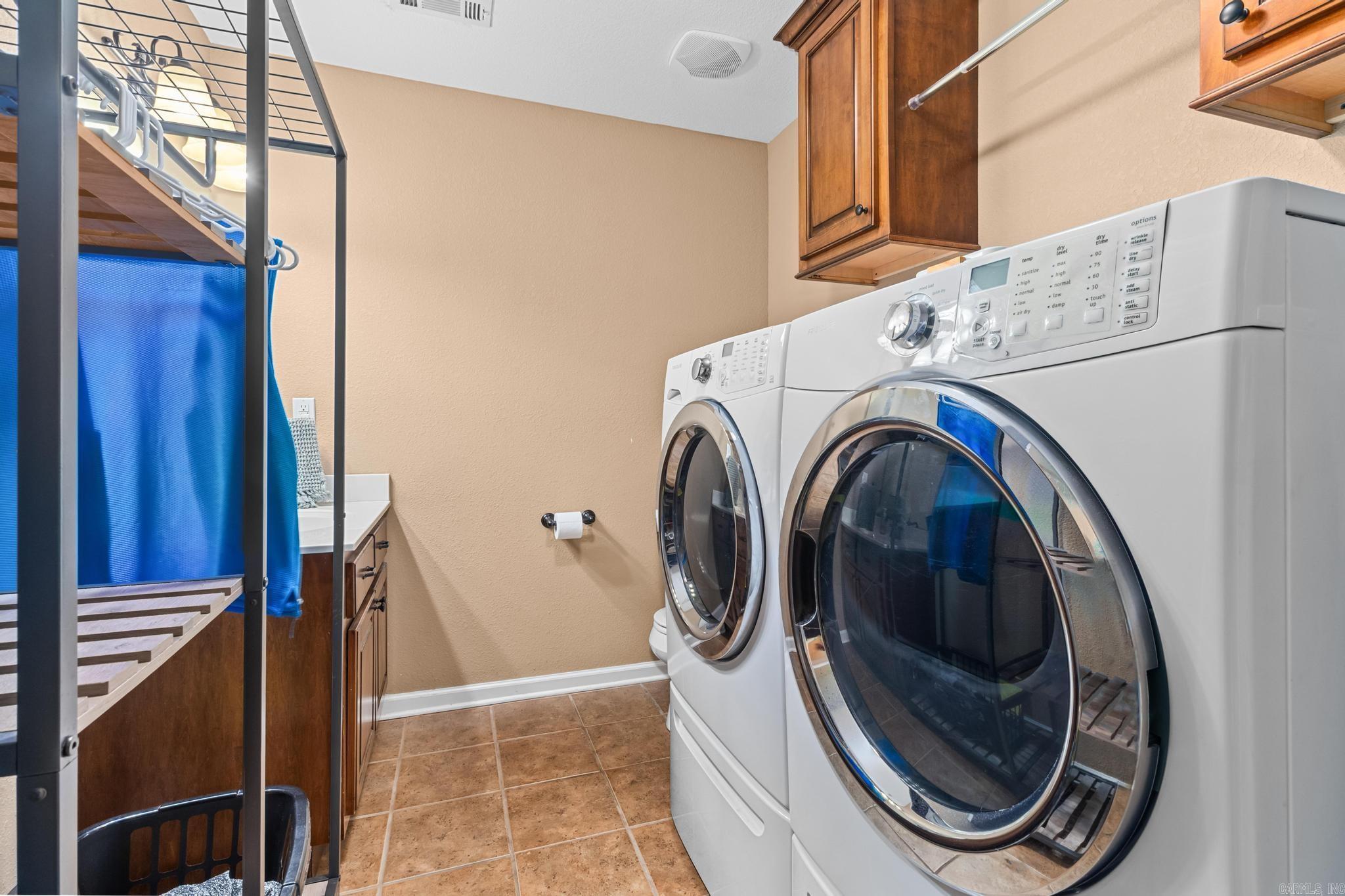 CARRIAGE HILL - Residential