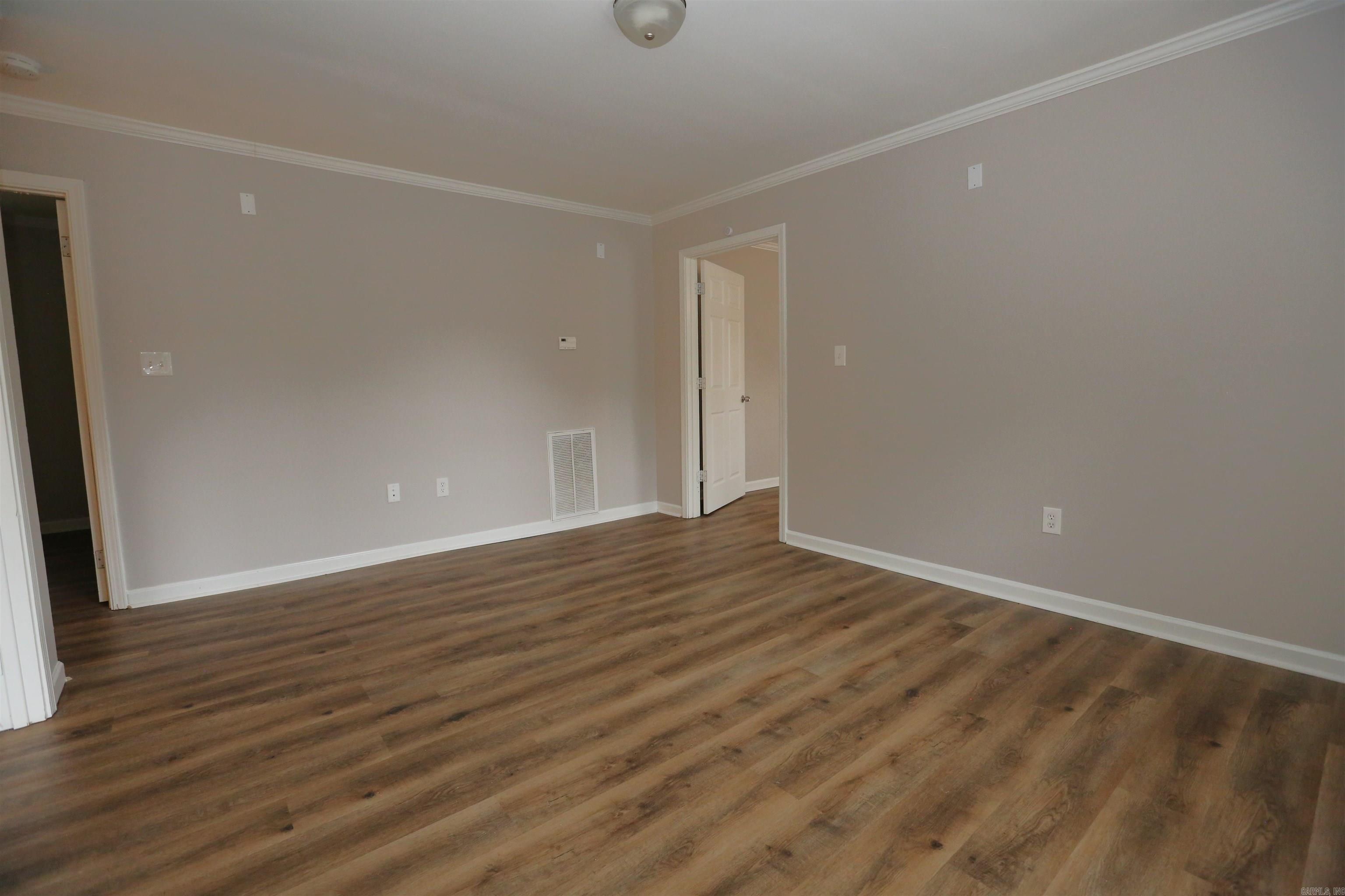 FOREST HILLS - Residential