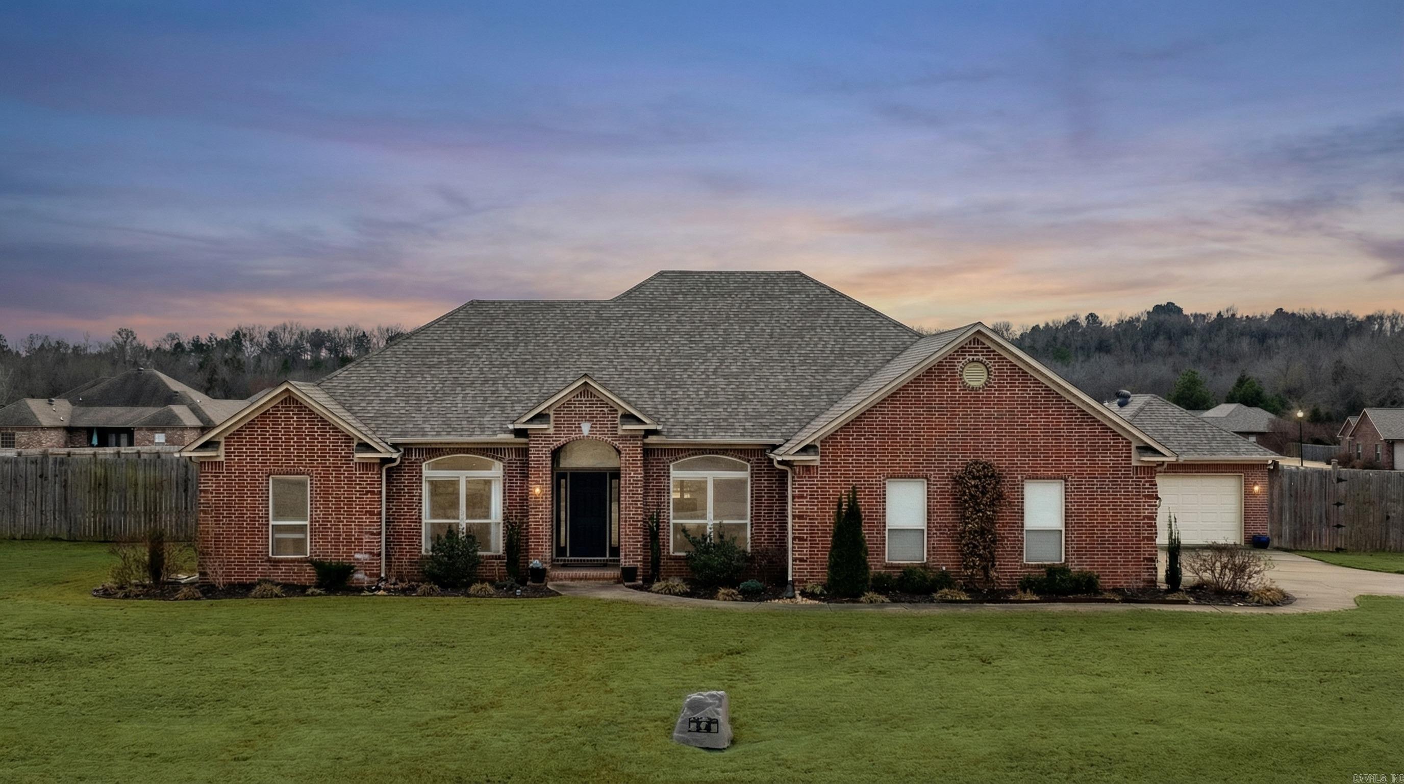 HUNTINGTON ESTATES - Residential